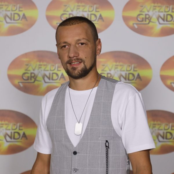 Dejan Janićević 1 DEJAN JANICEVIC 32 GOD. STRPCE 4