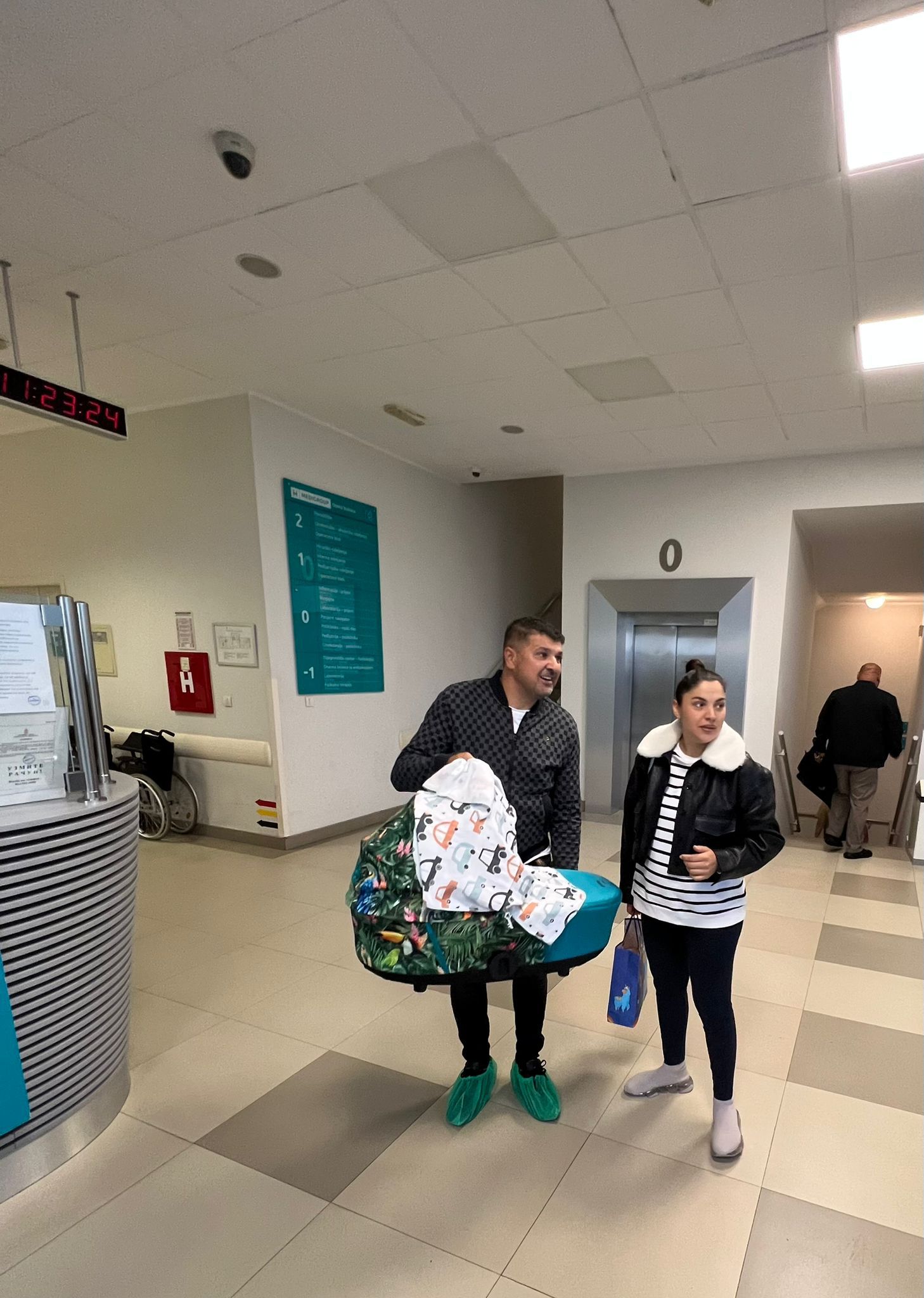 "Sin liči na mene": Nadica Ademov izašla iz porodilišta, suprug milioner slavio tri dana 6 IMG 20241004 WA0002