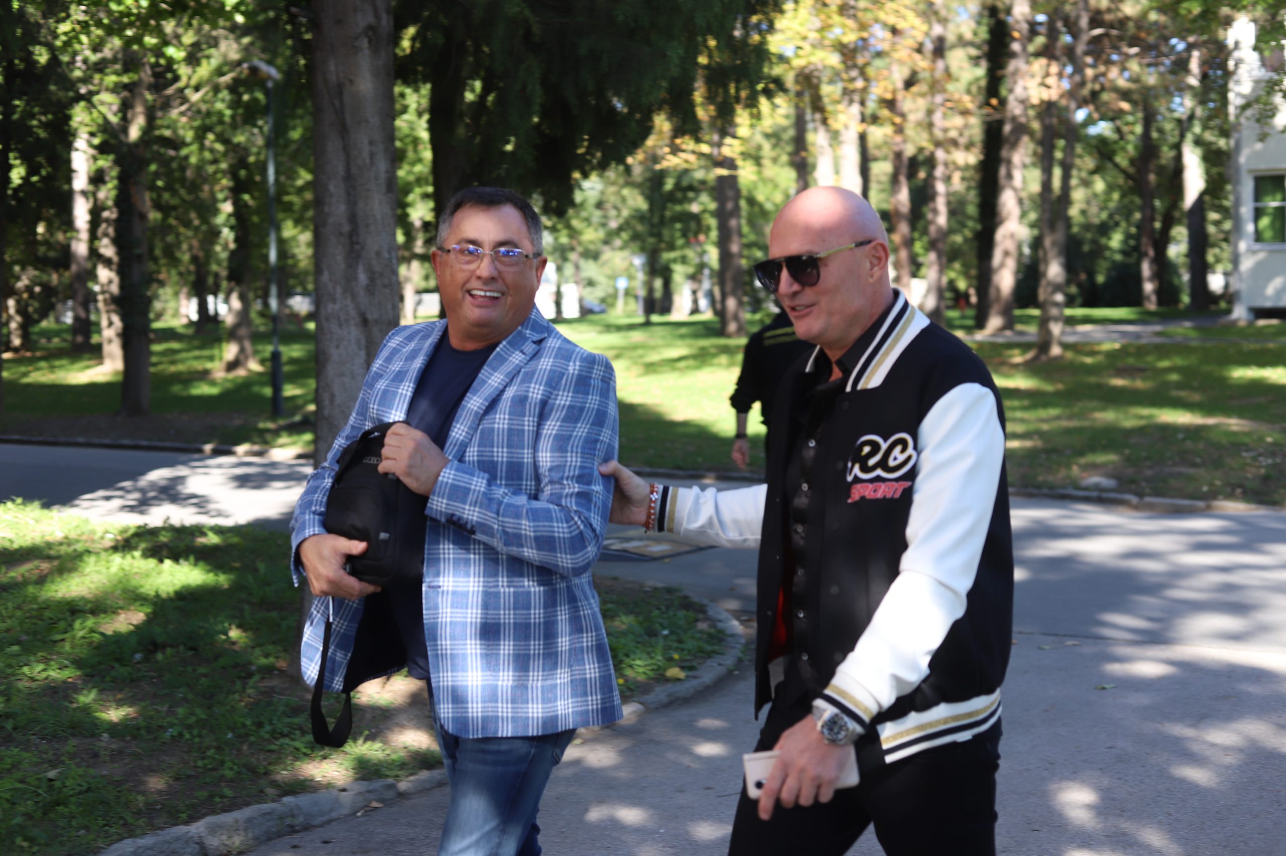 Bekuta u kožnim pantalonama, a Mili sa novom voditeljkom: "Sredila se, videćemo da li će se snaći" VIDEO 10 IMG 9100