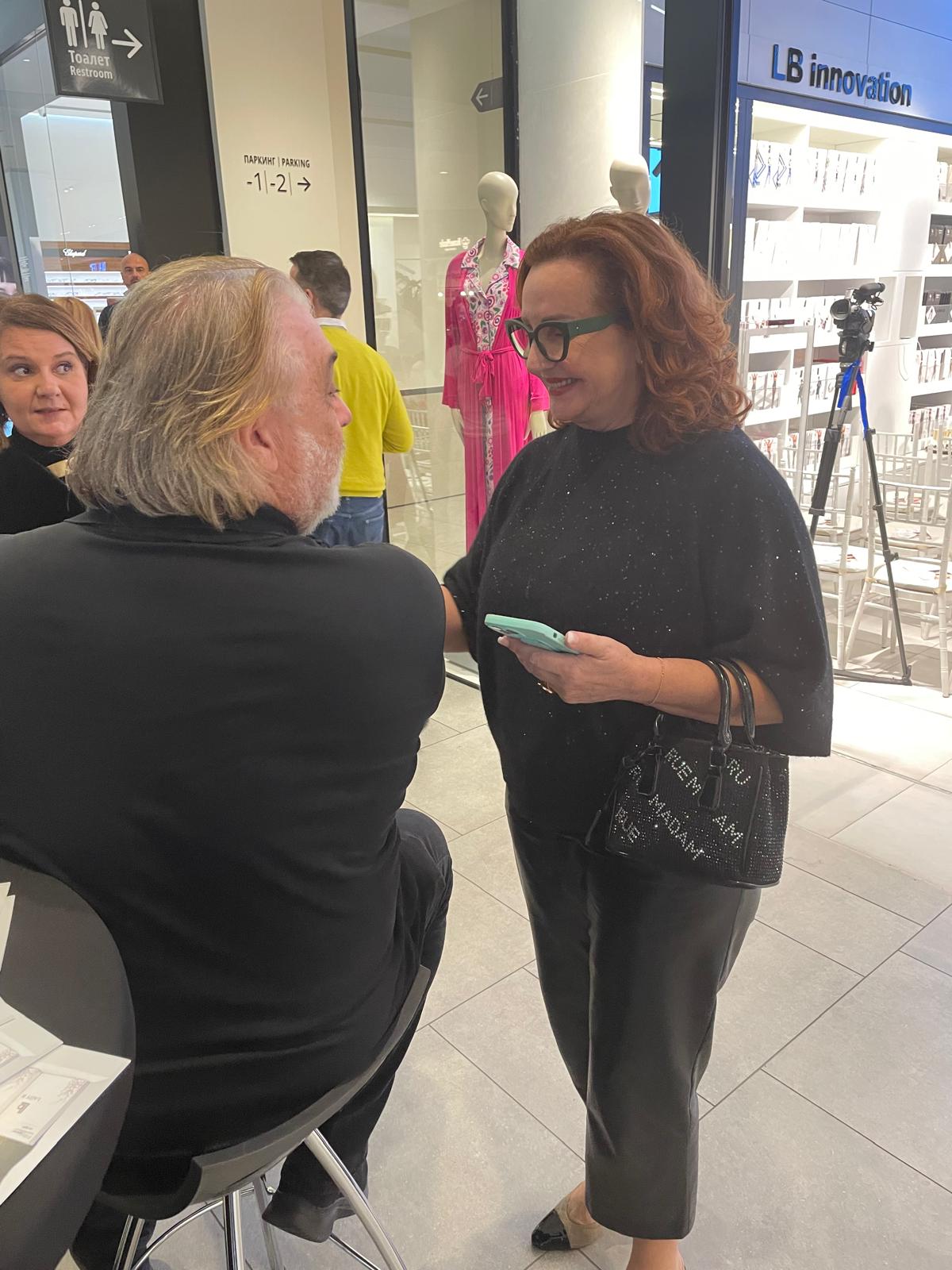 Lepa Brena stajlingom zasenila sve na proslavi svoje firme VIDEO 11 PHOTO 2024 10 31 17 54 17 1 1