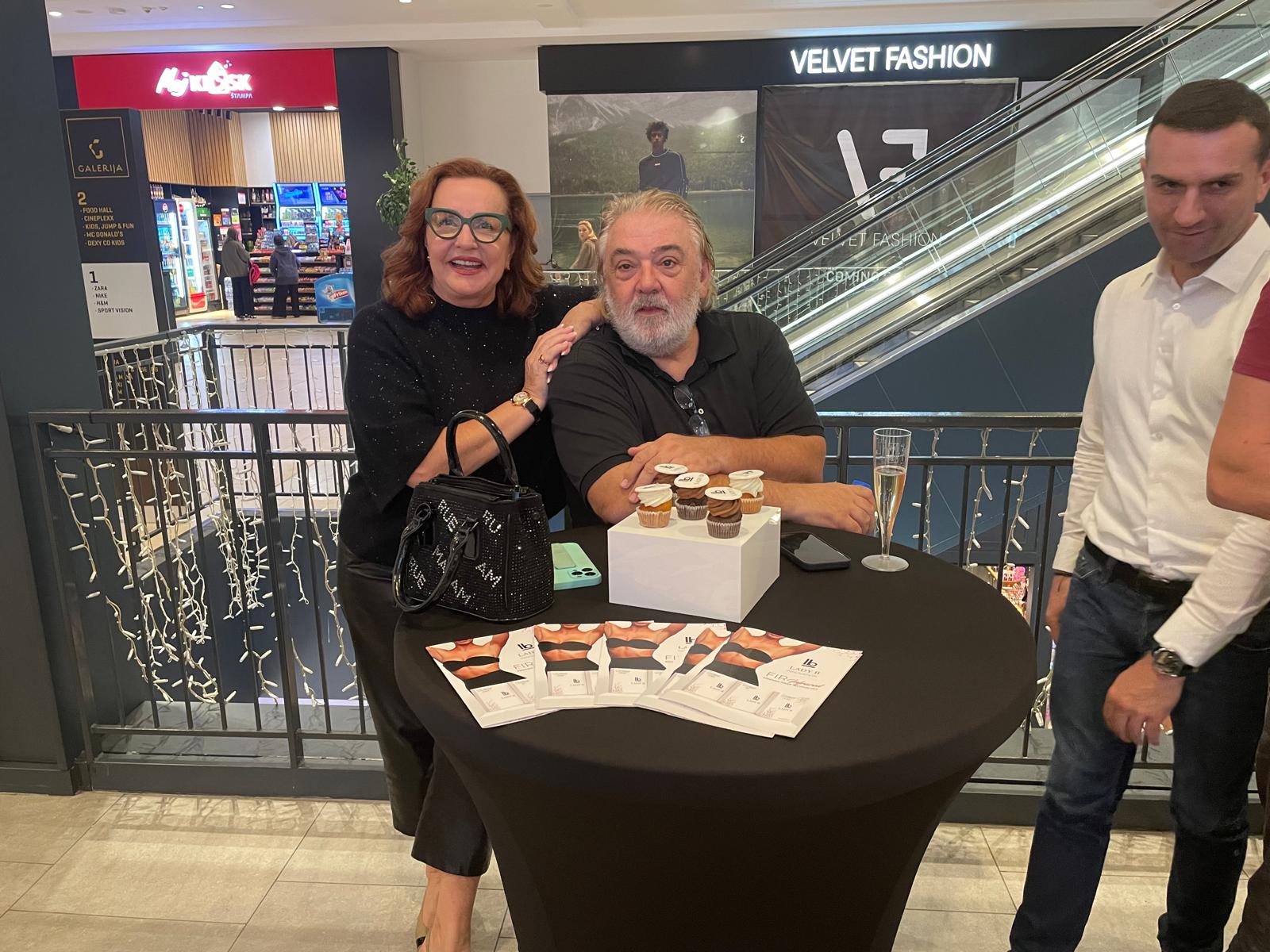 Lepa Brena stajlingom zasenila sve na proslavi svoje firme VIDEO 10 PHOTO 2024 10 31 17 55 37 3 1