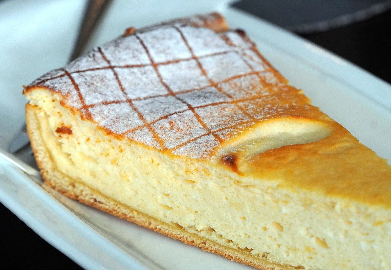 Uživanje u jesenjim ukusima: Kolač od bundeve i oraha inspirisan čizkejkom 7 cake 7796383 1280