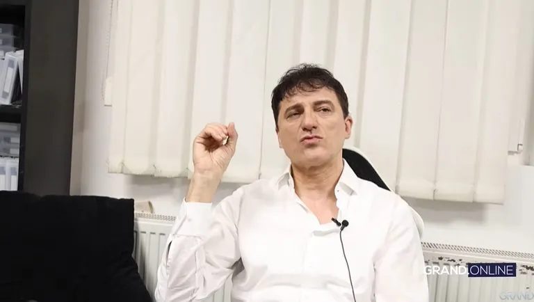 Šaulićev kum otkrio šta je kralj narodne muzike radio u poslednjim minutima svog života: "Sve mi se vraća" 8 image 13 17