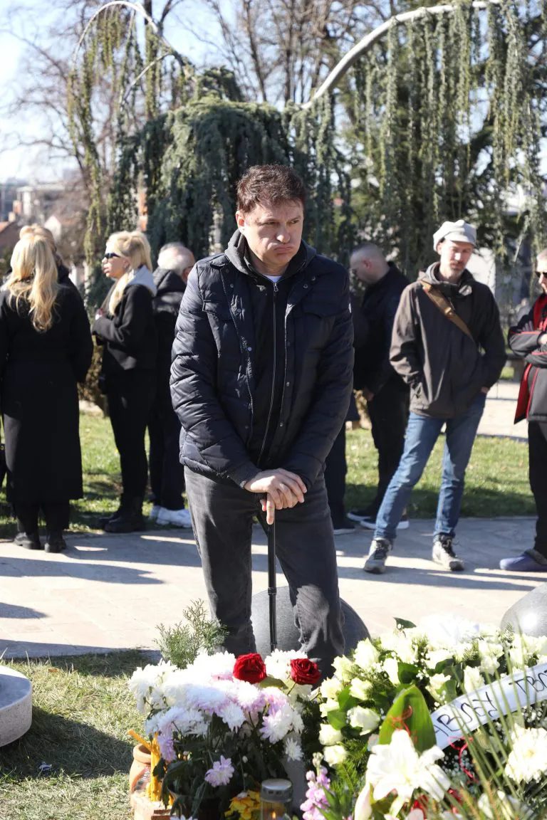 Šaulićev kum otkrio šta je kralj narodne muzike radio u poslednjim minutima svog života: "Sve mi se vraća" 10 image 13 18