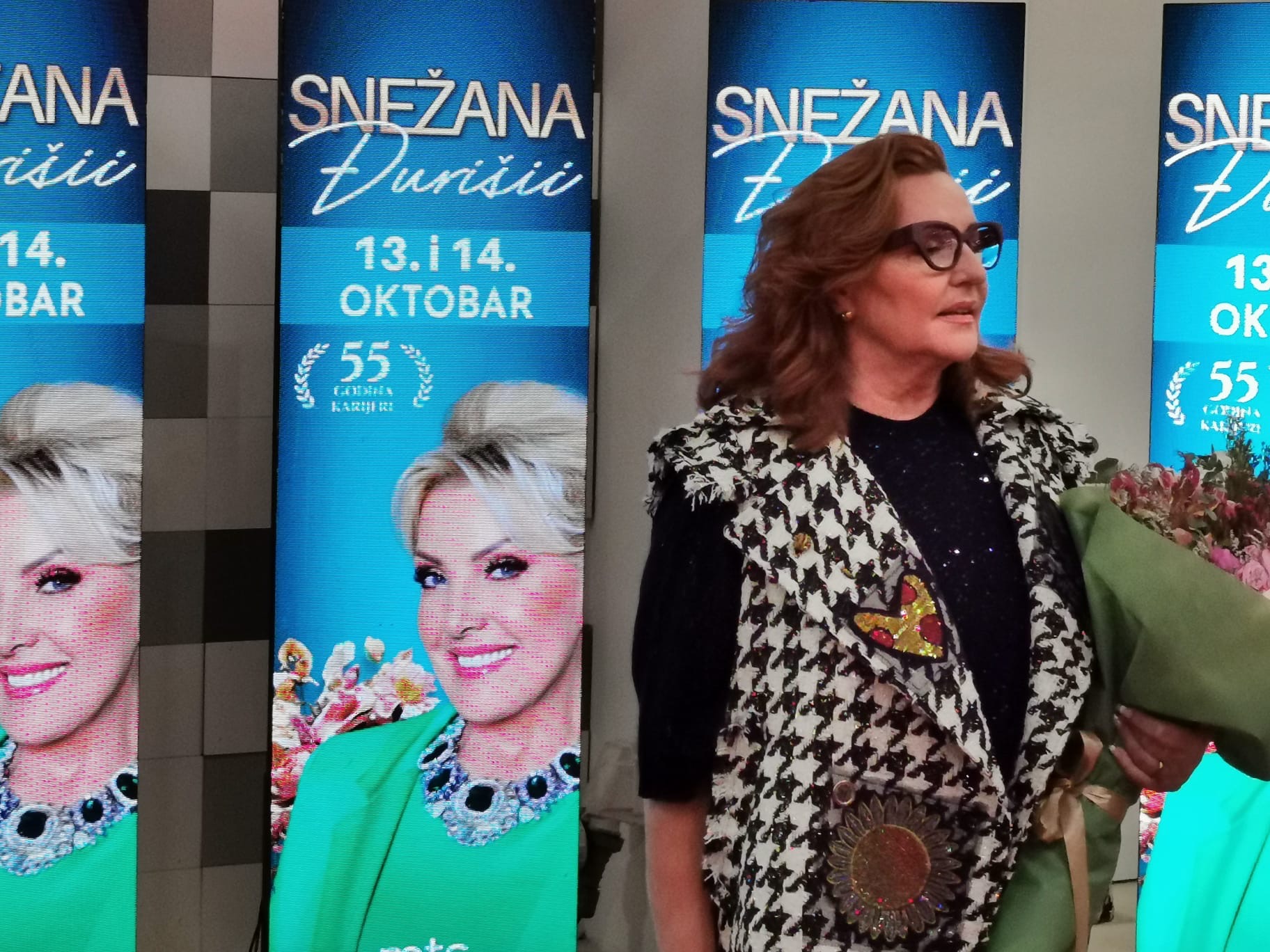 Cela estrada došla da podrži Snežanu Đurišić: Velika imena stigla na koncert, tu su i kolege iz žirija "Zvezda Granda" VIDEO 7 image00008 2