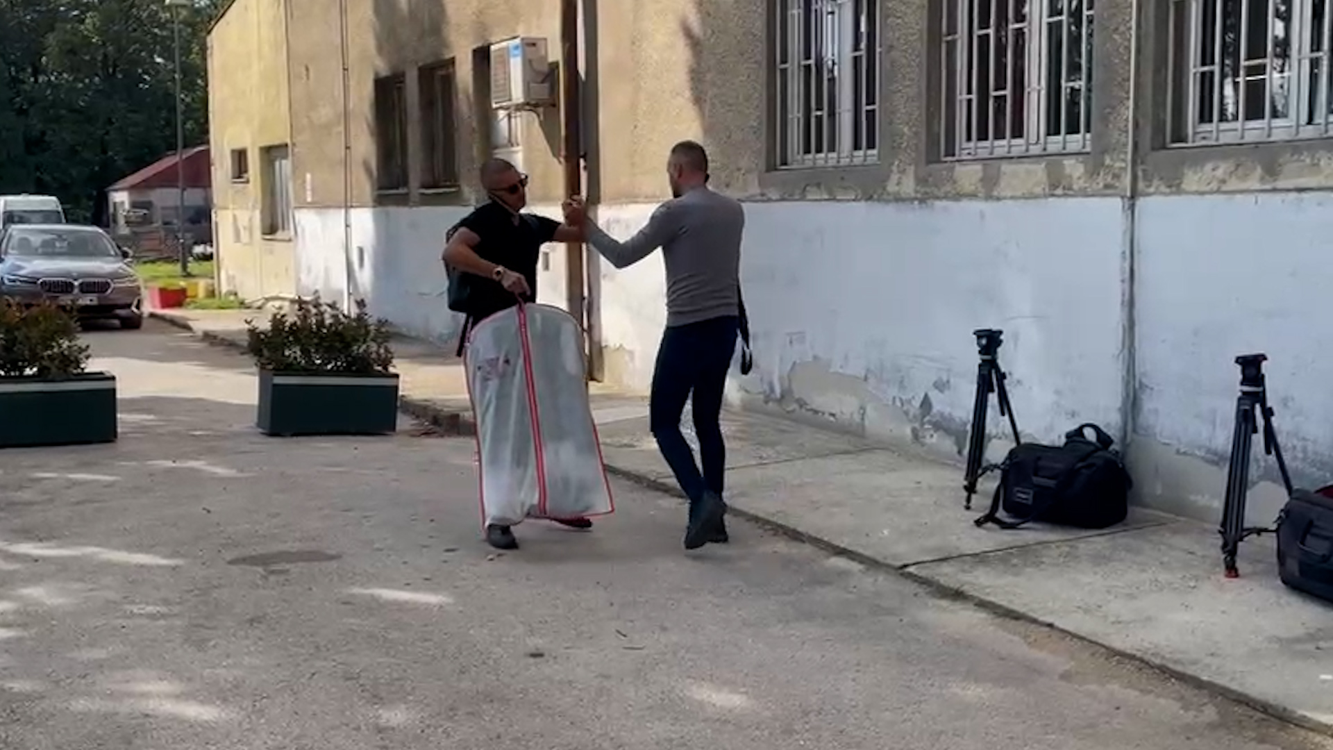 Svi se pitaju šta Milanu Mitroviću znače ovi inicijali, odgovor je urnebesan: "Imam dva" VIDEO 5 milan 3