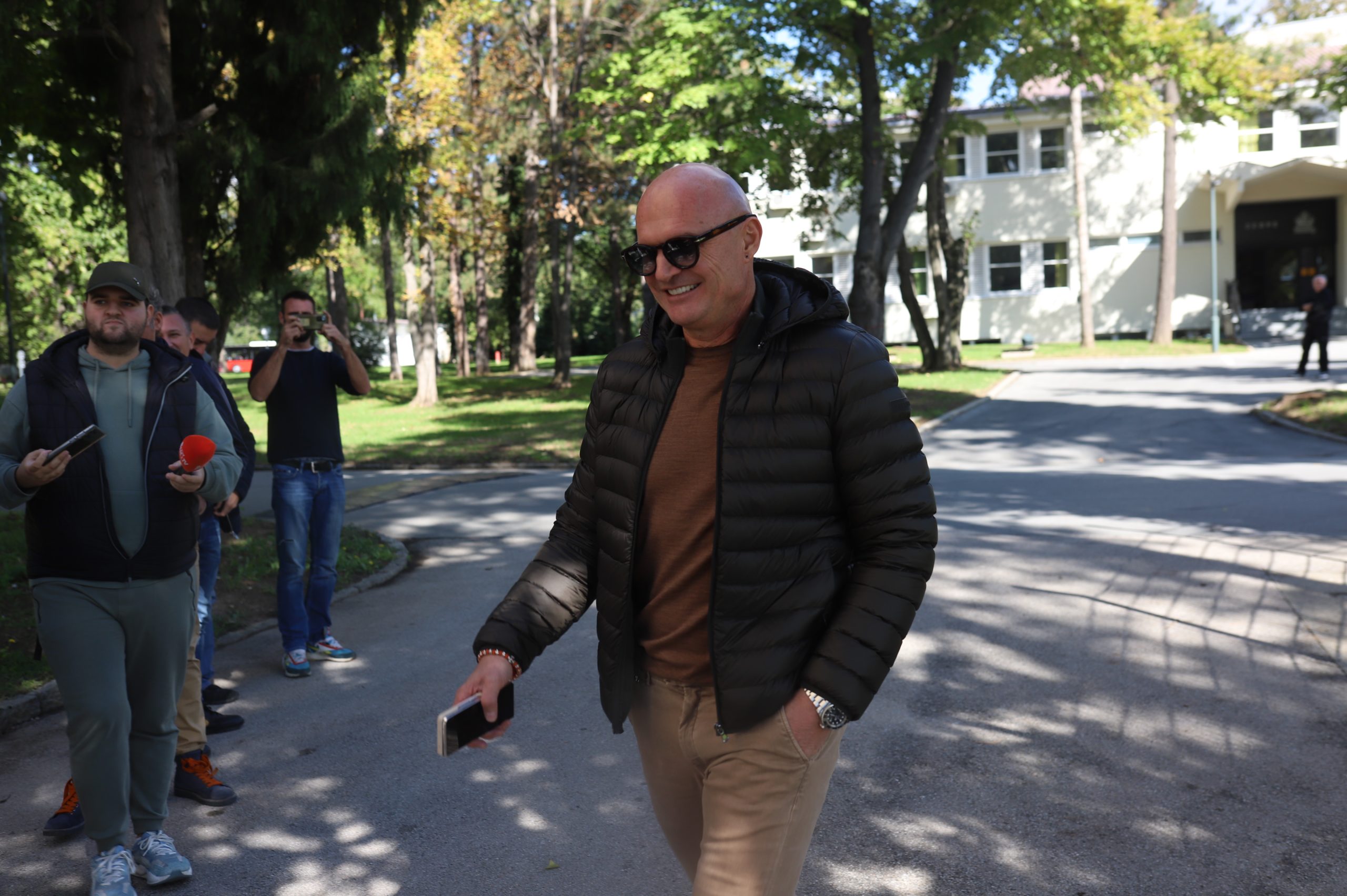 Ovu baladu svi pevate, a niko ne zna da je Mili posvetio svojoj supruzi: "Lično sam vezan za nju" 5 mili dolazak 1