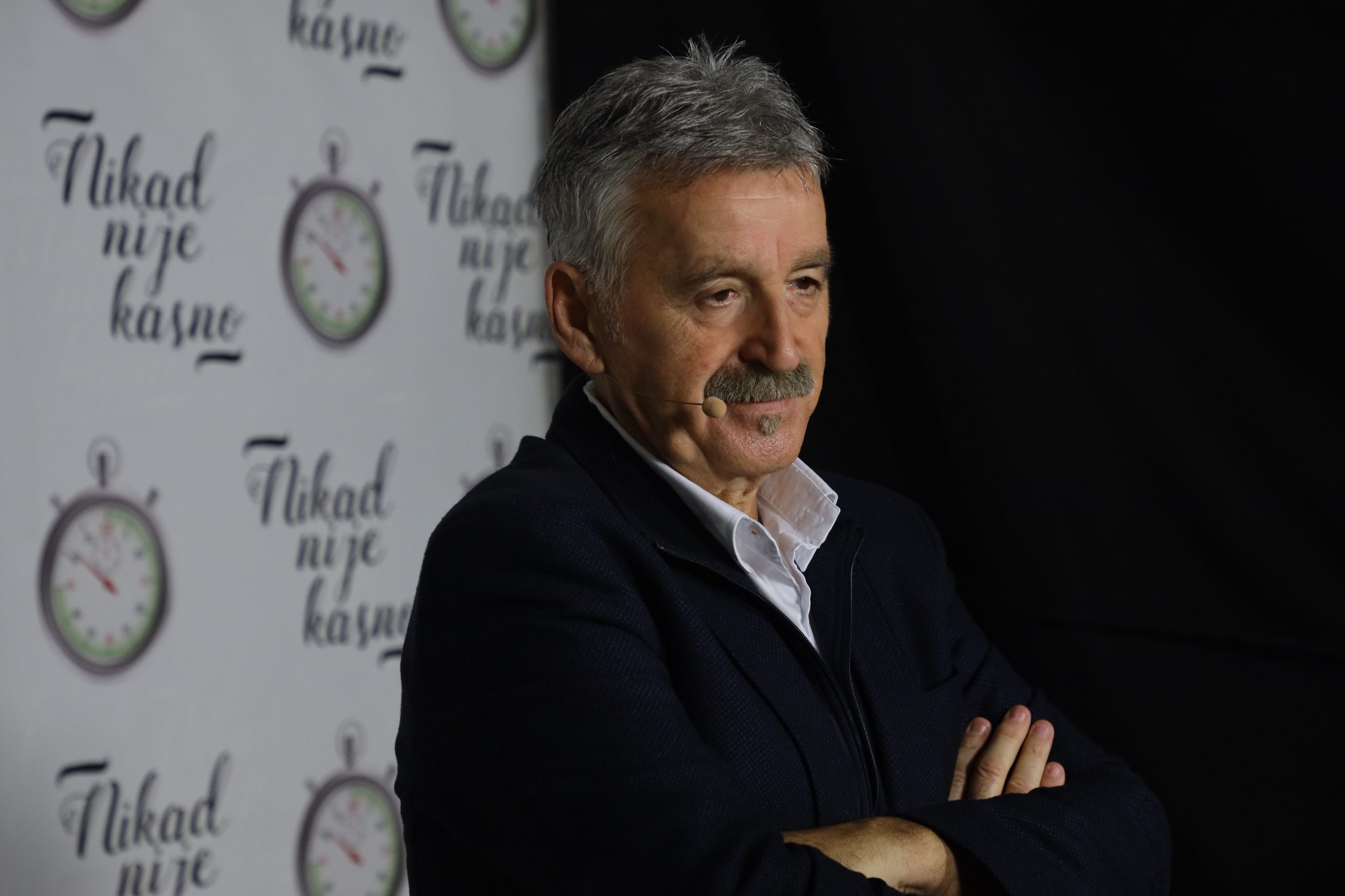 Kakva promena u Grandu: Dragan Stojković Bosanac u žiriju "Nikad nije kasno" 6 bosanac napusta zezde granda