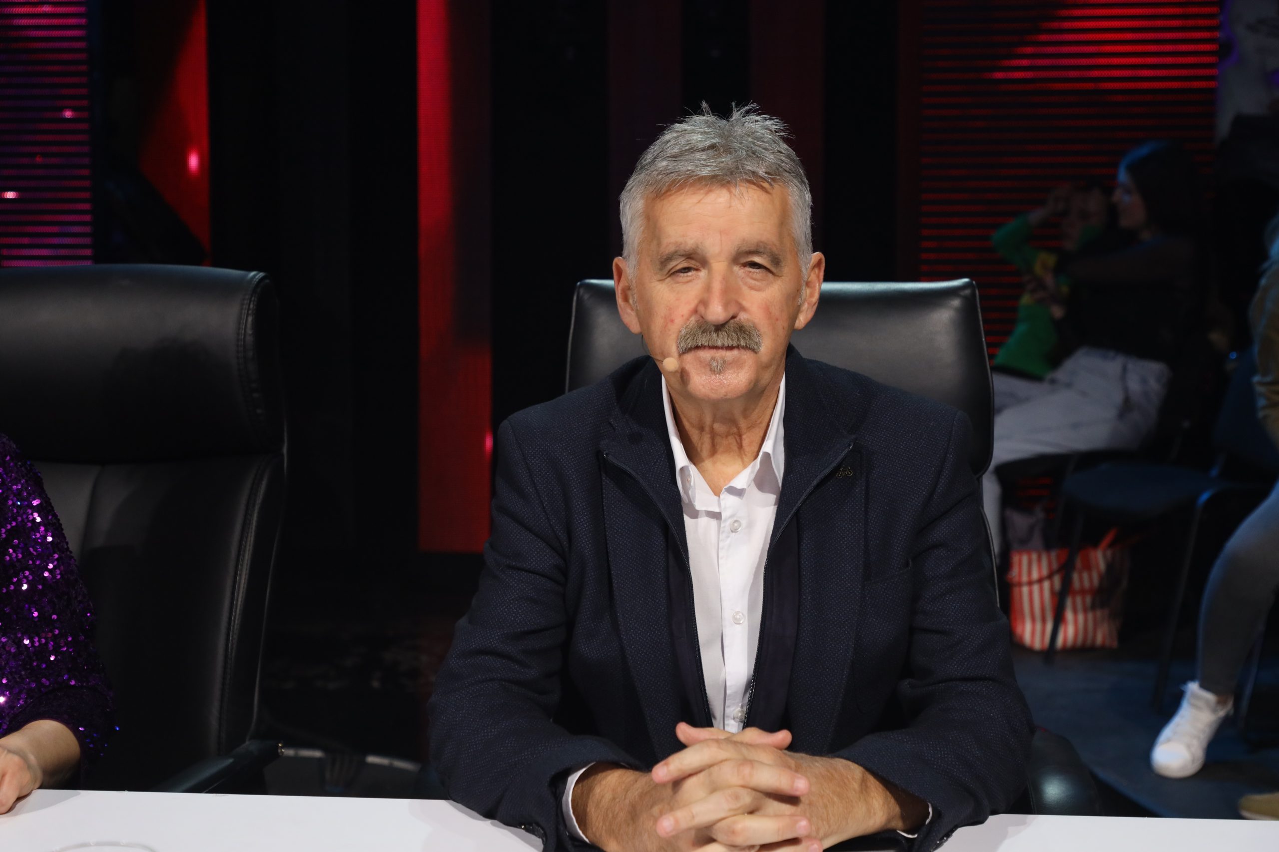 Kakva promena u Grandu: Dragan Stojković Bosanac u žiriju "Nikad nije kasno" 8 bosanac napusta zezde granda