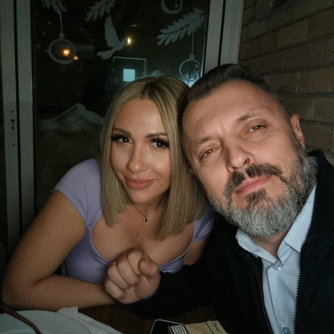 Supruga Nenada Manojlović ponovo u javnosti: Ovo je lepa Jelena koja je ukrala pevačevo srce (FOTO) 9 266795734 654233779350830 5075461385317801749 n