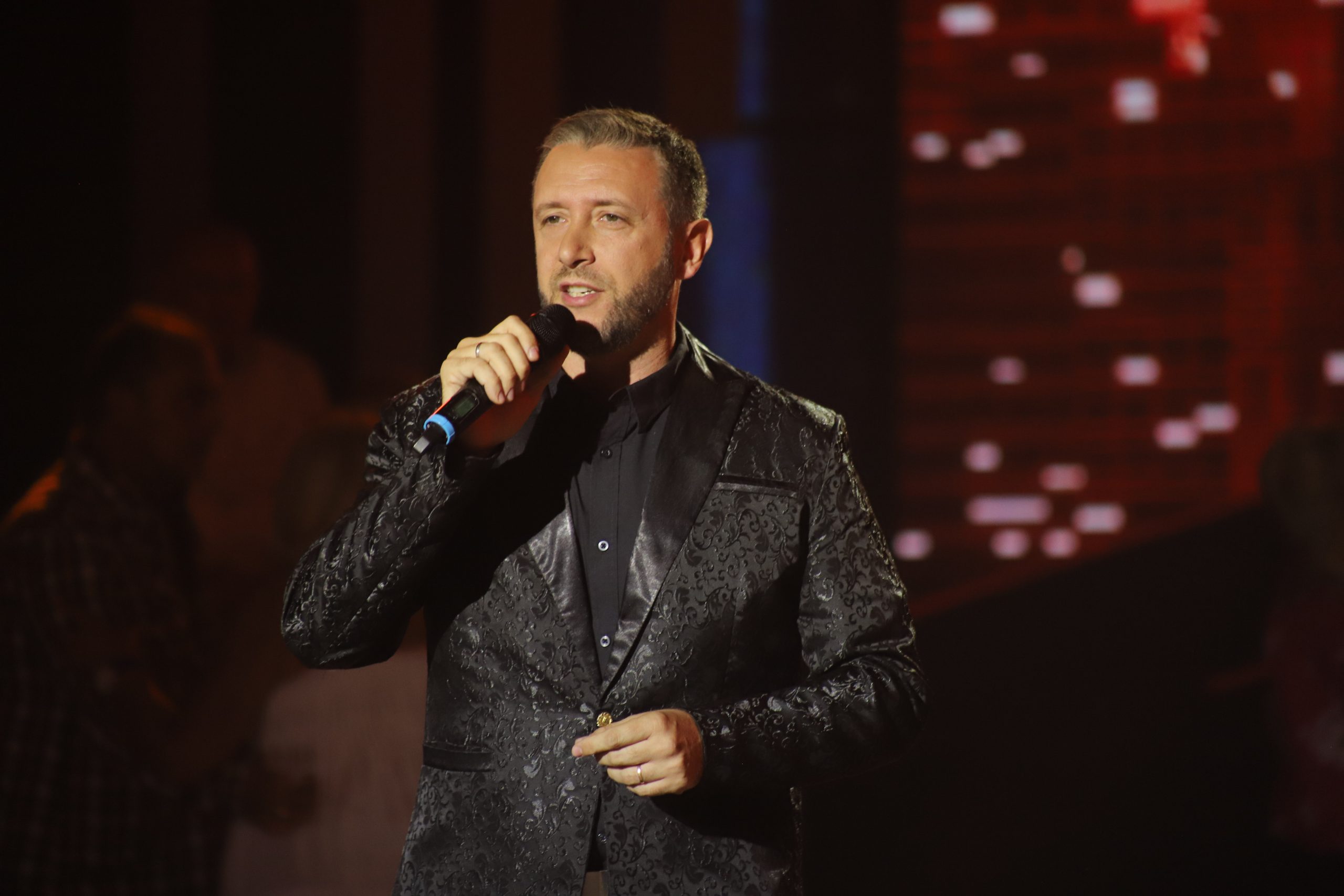 Od svetski poznatog muzičara, do glumaca: Evo ko sve večeras nastupa u "Nikad nije kasno" 13 IMG 0829