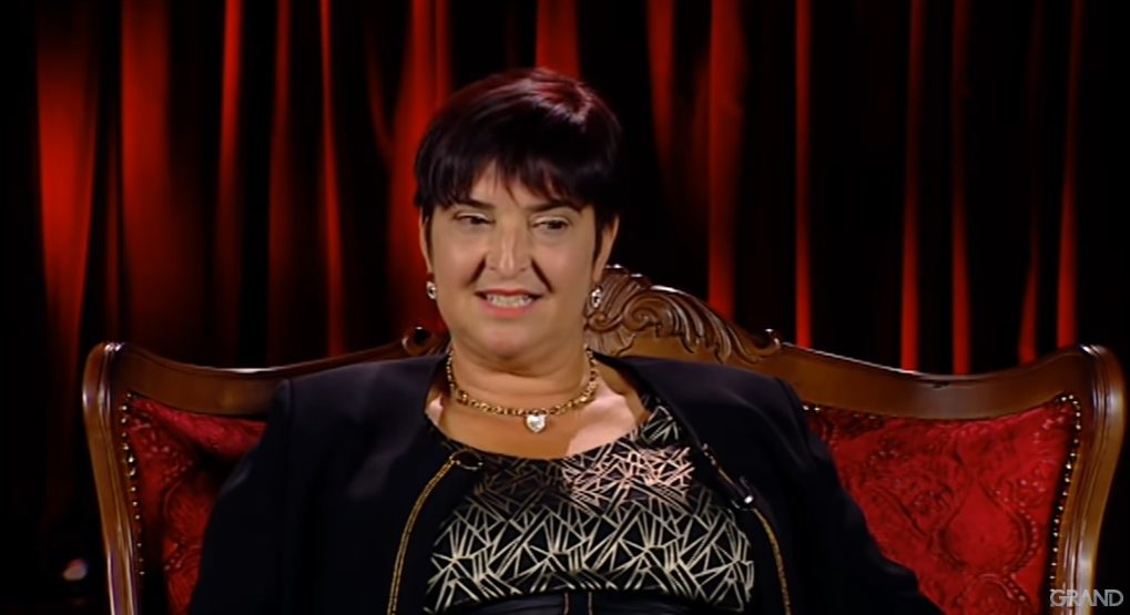 Pevačica ima Ajfelovu kulu od 15 metara u dvorištu 11 Screenshot 2024 11 20 105504
