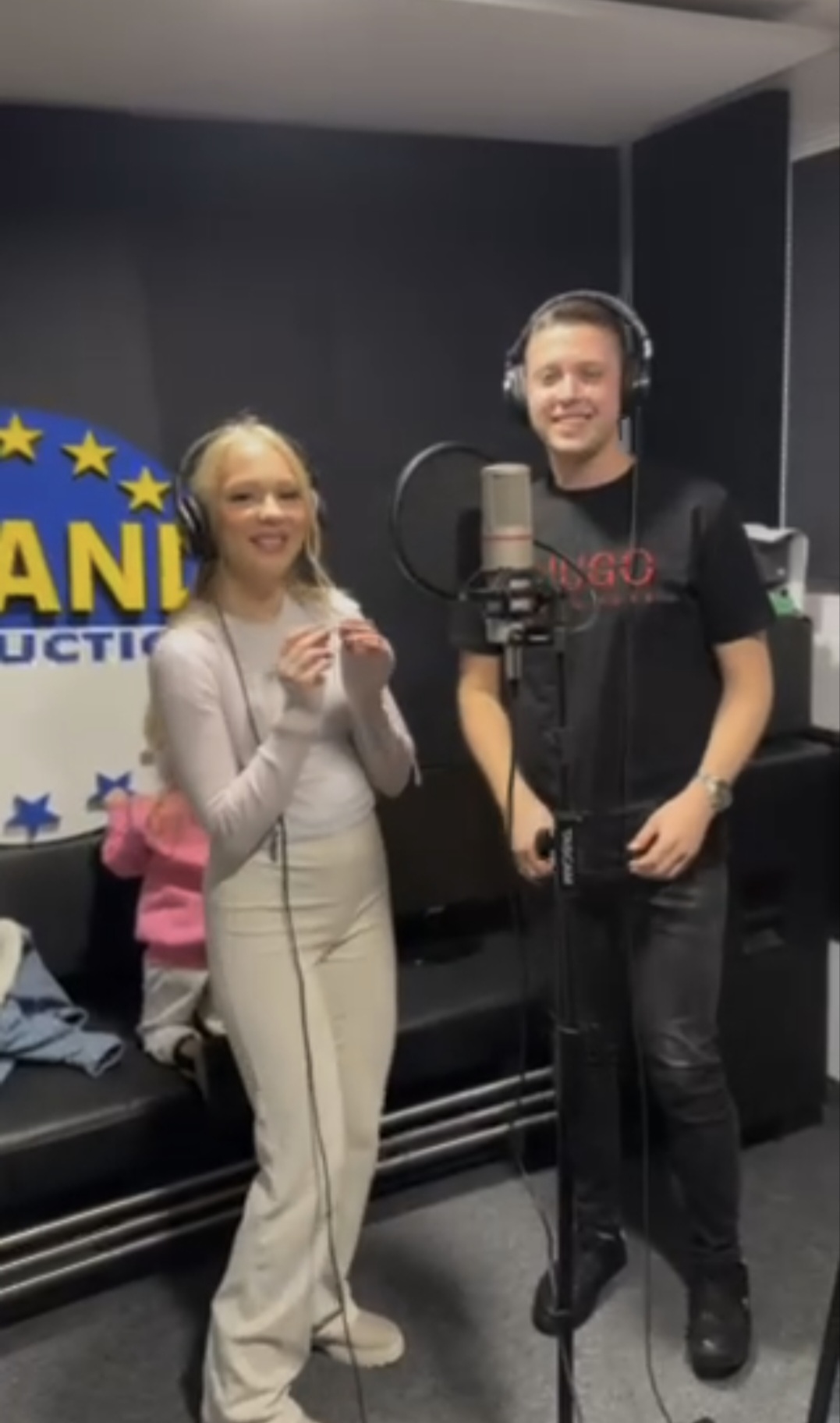Đula Drini dovela nepoznatog Beograđanina u studio, producent odmah reagovao: "Skače cena" (VIDEO) 10 Screenshot 20241115 144955 Viber