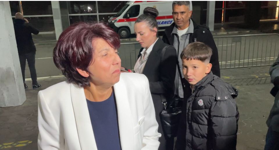 Mama Tanje Savić stigla na koncert, pa progovorila o zetu: Evo šta stvarno misli o Mukiju VIDEO 6 image00002 8
