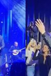 Ovo još niko nije uradio: Mirza Selimović otvorio koncert iz publike, fanovi ostali u šoku kada se pojavio među njima VIDEO 3 ipiccy image 3 8