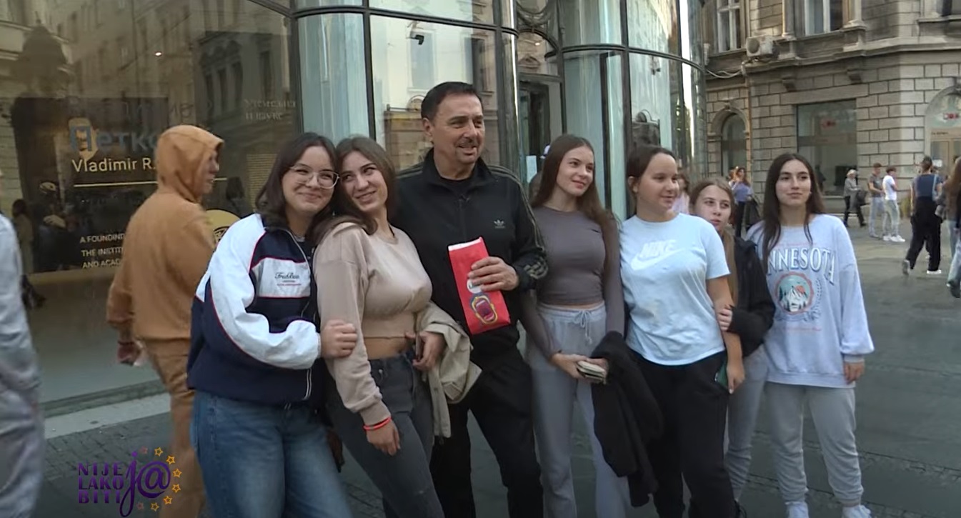 Kebu napali u Knezu, pevač u šoku: "Ne dugujem nikome ništa, ni dušom ni džepom" VIDEO 8 keba 2