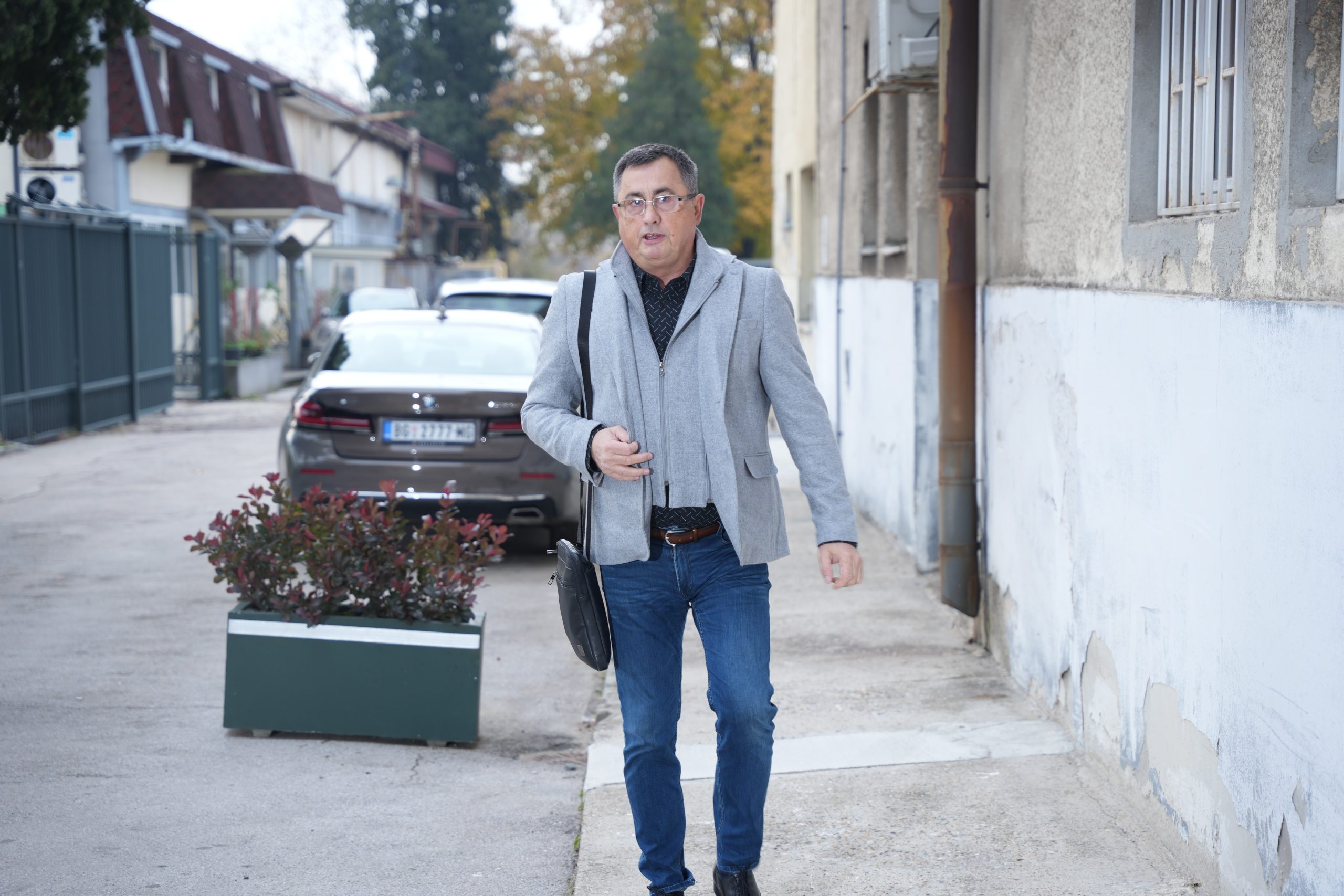 Voja Nedeljković juri kao furija po Košutnjaku: Evo šta se dešavalo pre snimanja "Zvezda Granda" VIDEO 5 voja nedeljkovic 1