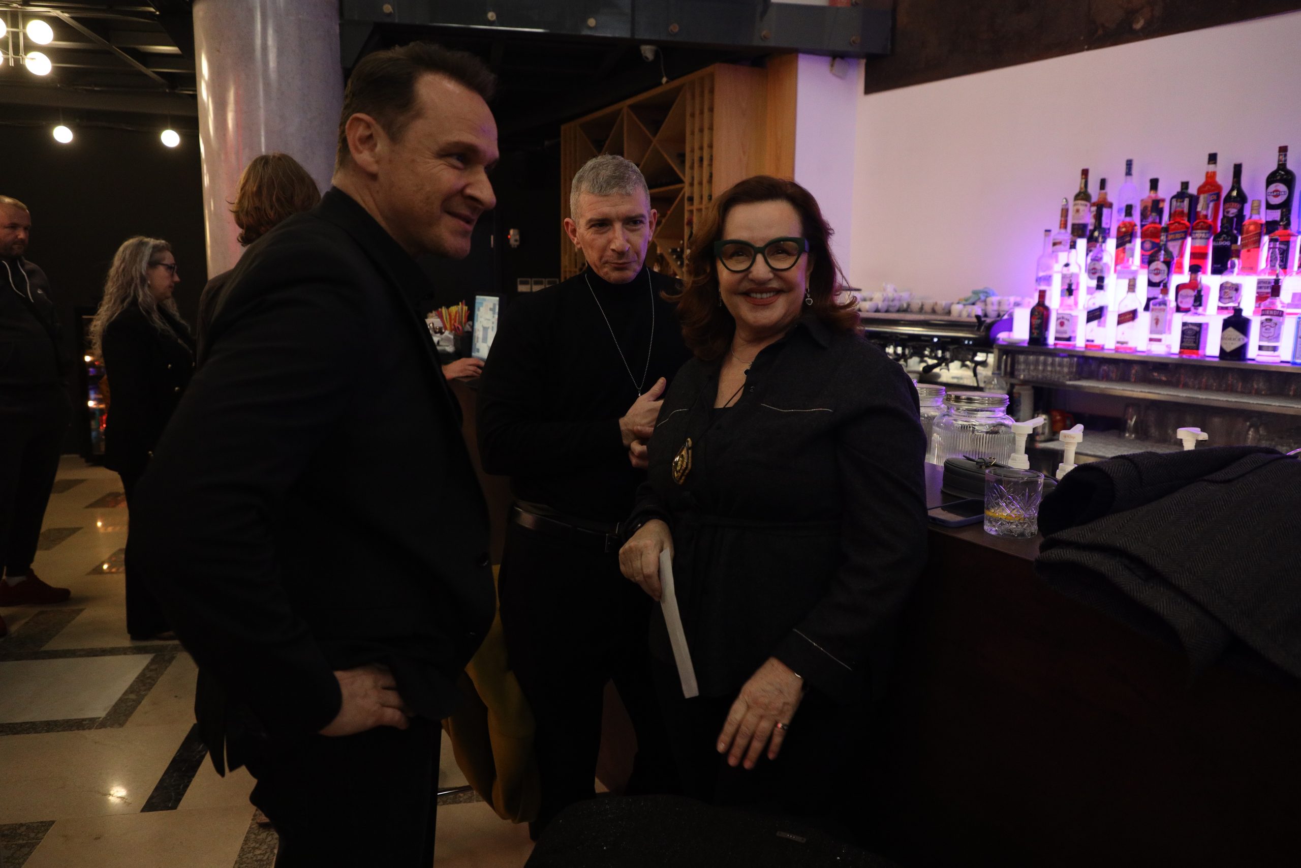 Enis Bešlagić oduševio publiku u Mts dvorani, podržale ga brojne kolege sa javne scene FOTO 6 0A0A0016 1