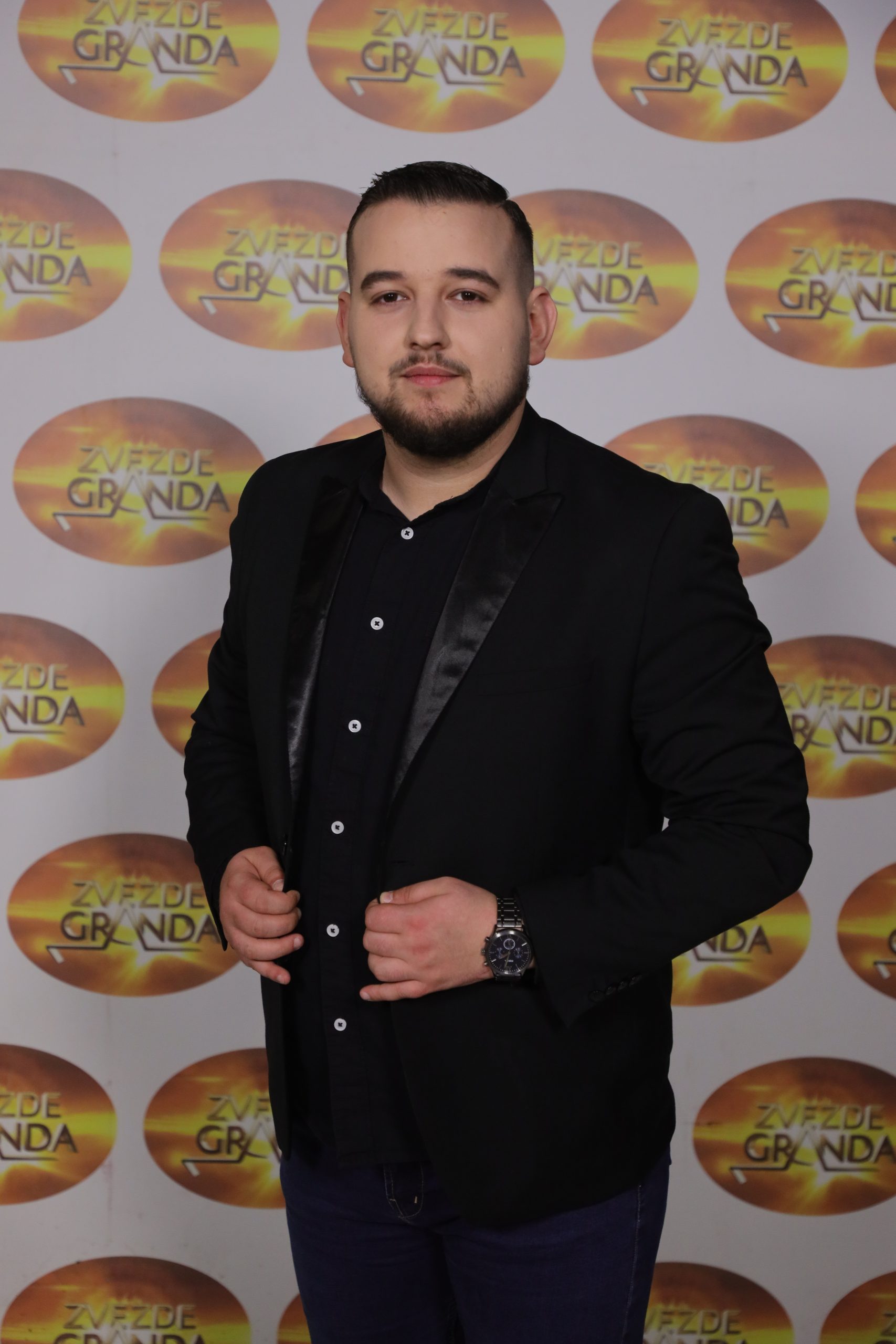 Pre dve godine plakao na Grandovoj sceni, a danas slavi: "Ja nisam rođen talentovan, trud se isplatio" VIDEO 9 ADIL KURTIC 24 GOD. GRADACACBIH 15