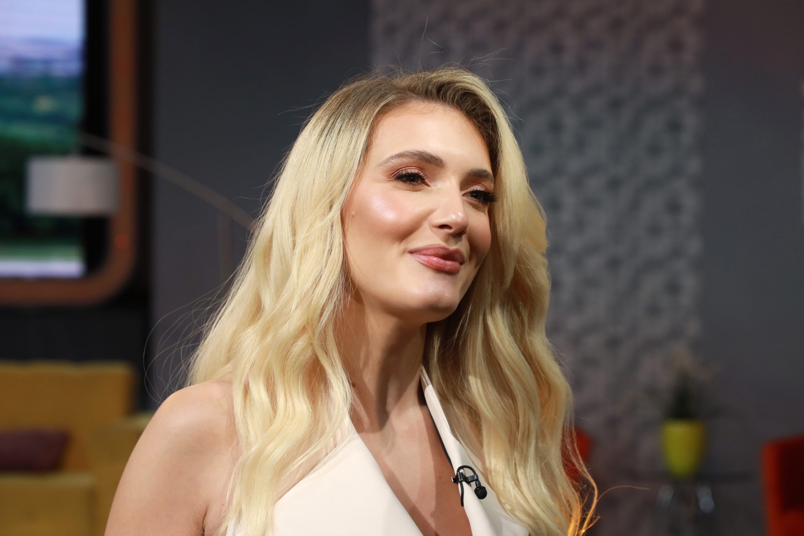 "Ne može sve da bude sreća": Nikolina Kovač priznala kako Saša Kapor reaguje na bračne nesuglasice VIDEO 7 NIKOLINA KOVAC ZGS SNIMANJE 04122024 FOTO MUNJA 19 ok