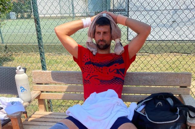 Novak Đoković u frizerskom salonu skočio kada je čuo našu pesmu: Hit snimak kruži društvenim mrežama, reagovala i pevačica VIDEO 5 Screenshot 2024 12 05 103514