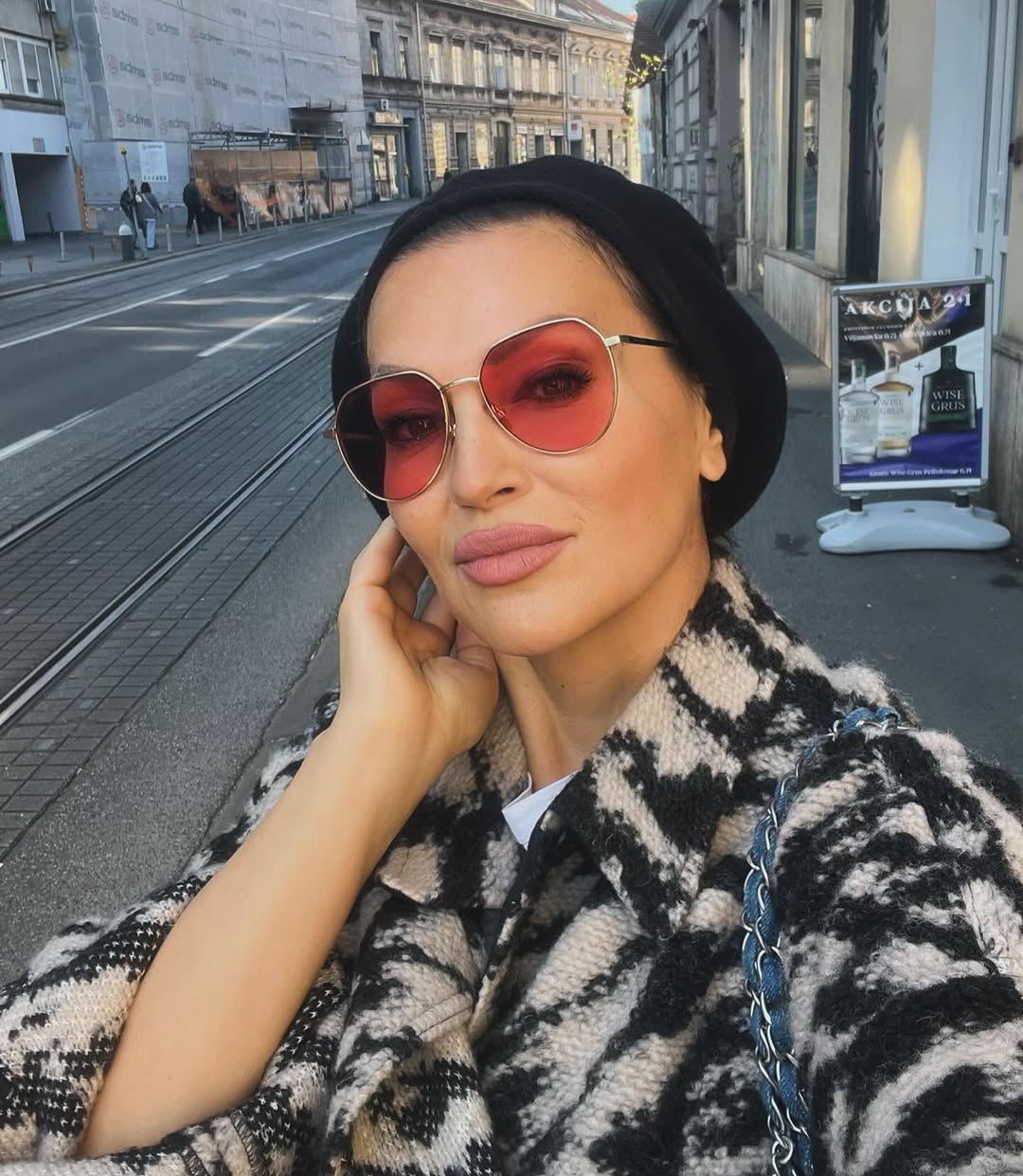 Lepa Brena iznenadila koleginicu nakon koncerta u Zagrebu, ono što je uradila oduševiće sve 5 Snapinsta.app 464912669 18470297434010702 5265719259217010630 n 1080