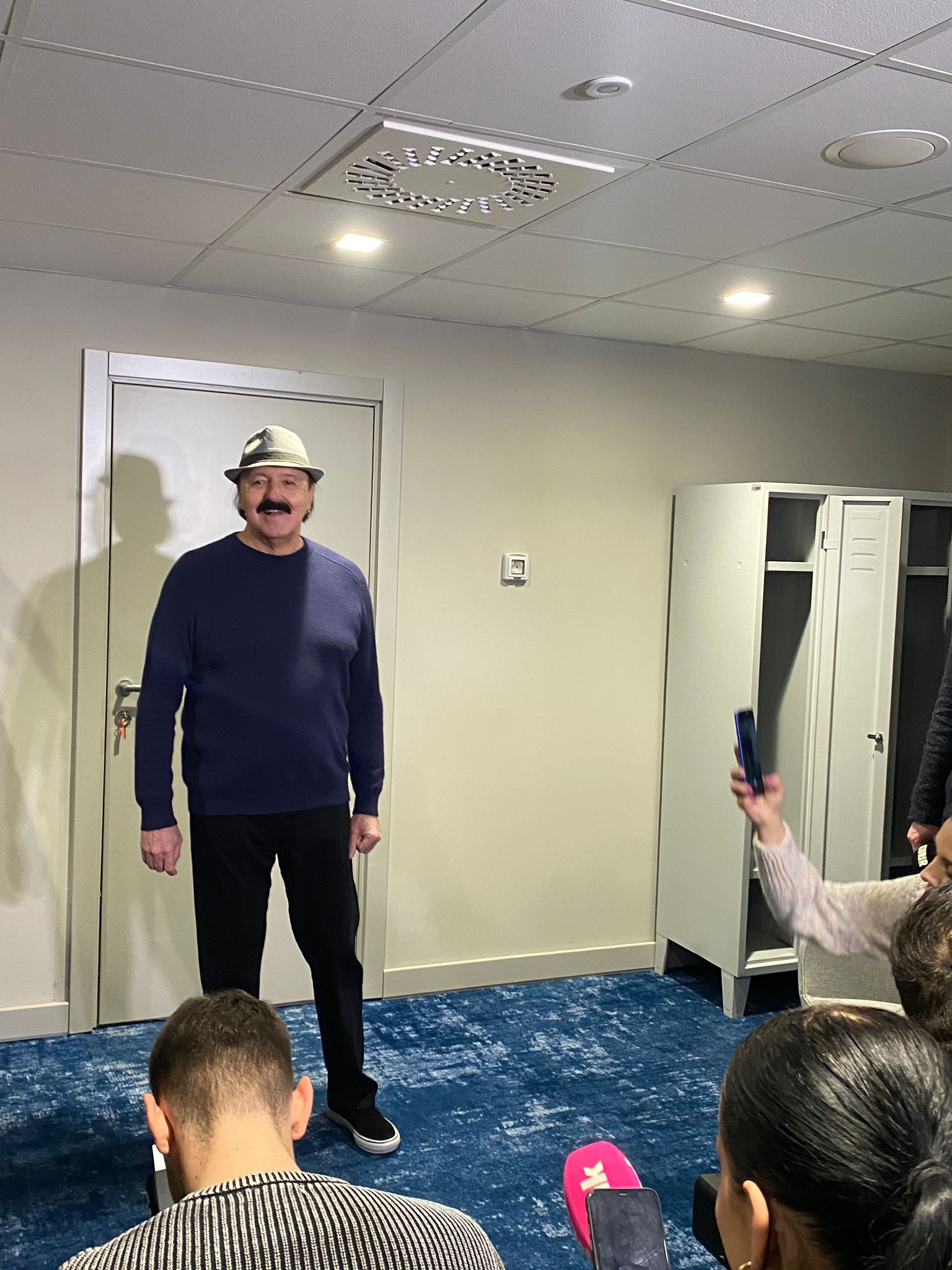 Haris Džinović otkrio koga će poljubiti u ponoć: "Moja draga devojka" VIDEO 6 image00002 2