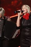 Scena koja će vas rasplakati: Majka peva, ćerka je prati na harmonici VIDEO 2 ldija i stela rade