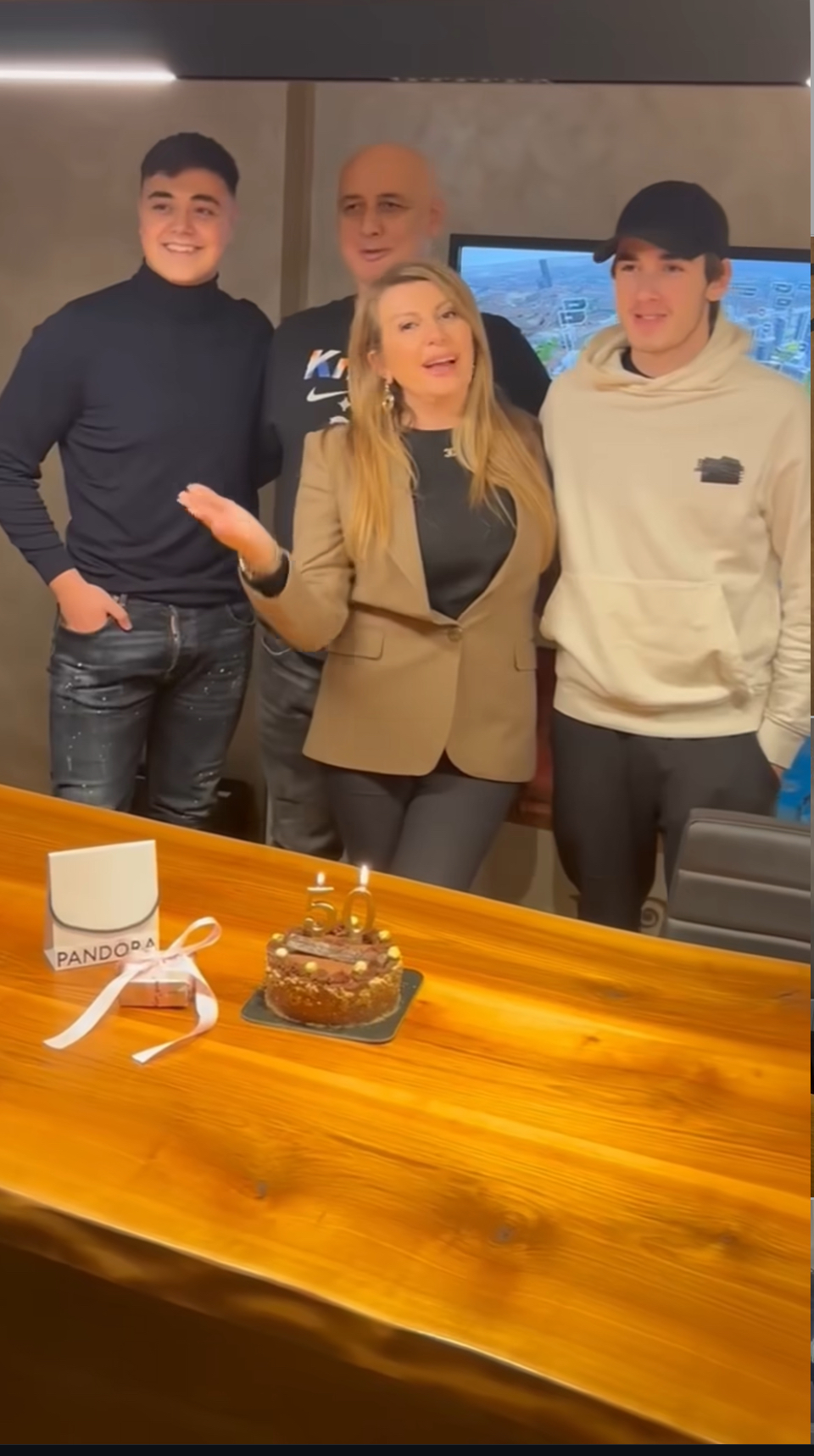 Pogledajte kako je Viki Miljković proslavila 50. rođendan VIDEO 8 viki rodjendan 1