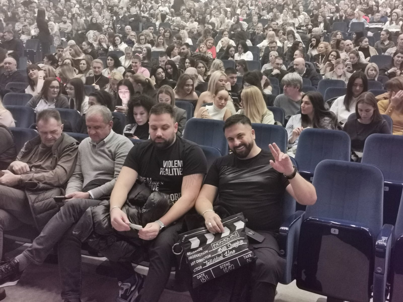 Željko Samardžić emotivan pred početak koncerta, pomenuo Marinu Tucaković: "Imao sam sreće" VIDEO 8 zeljko samardzic