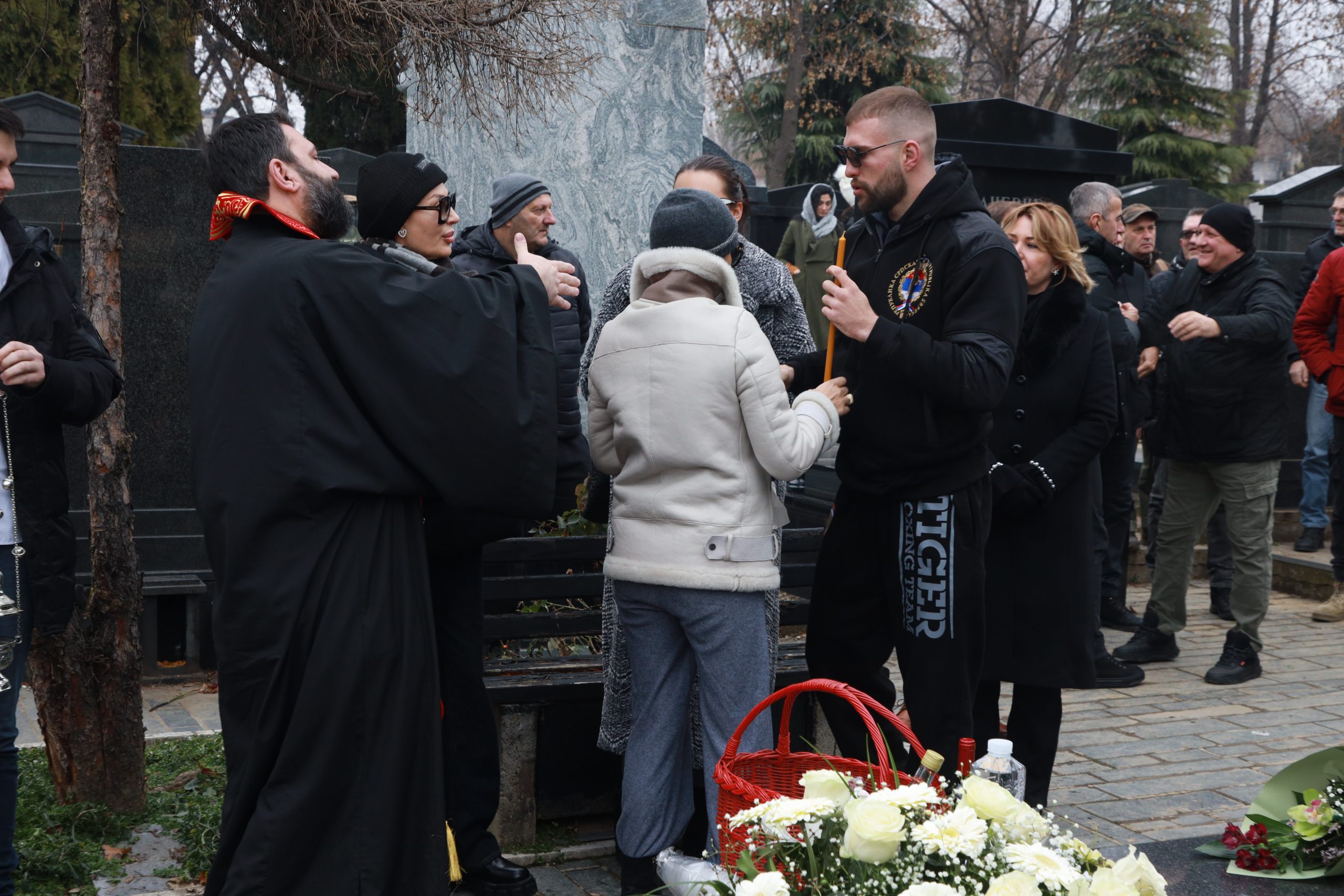 Veljko Ražnatović skrhan bolom na Arkanovoj godišnjici: "Ne znam kako je imati tatu" 6 0A0A0036