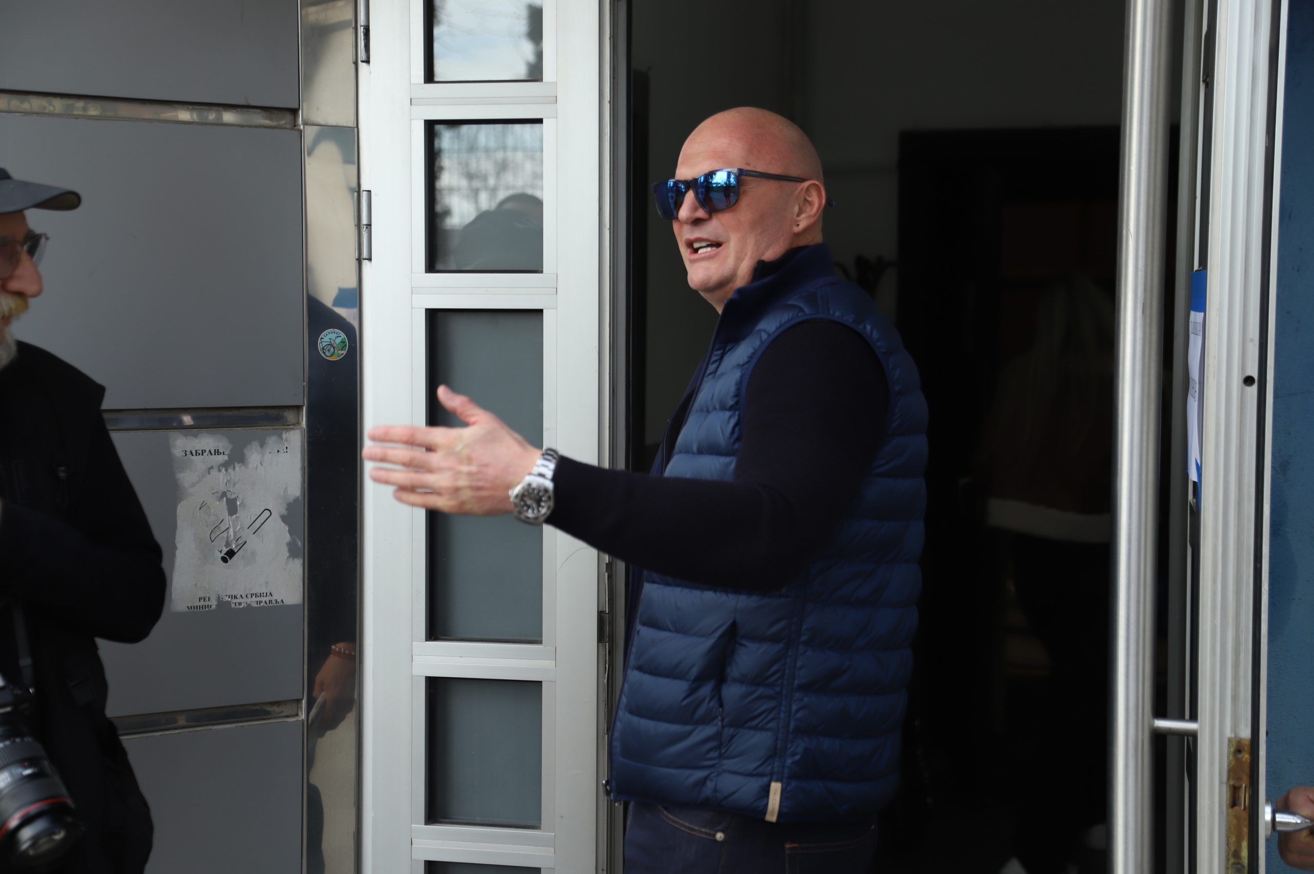 Kao dečkić: Direktor stigao na snimanje, sve oči uprte u njega VIDEO 6 IMG 9691