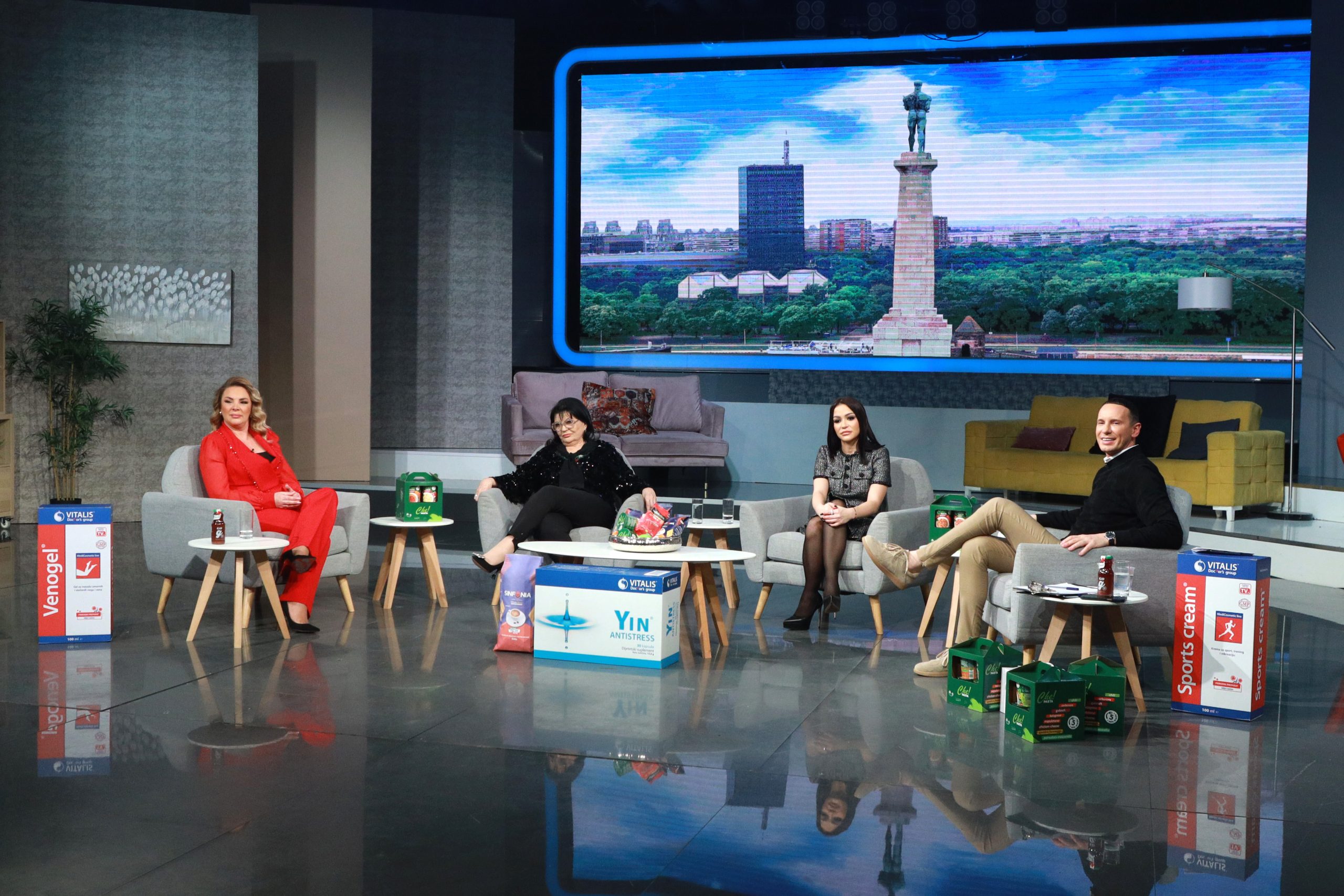 Emisija "Zvezde Granda Specijal" bez Vesne Milanović (VIDEO) 6 VODITELJ SA GOSTIMA ZGS SNIMANJE 15012025 FOTO MUNJA 3 ok
