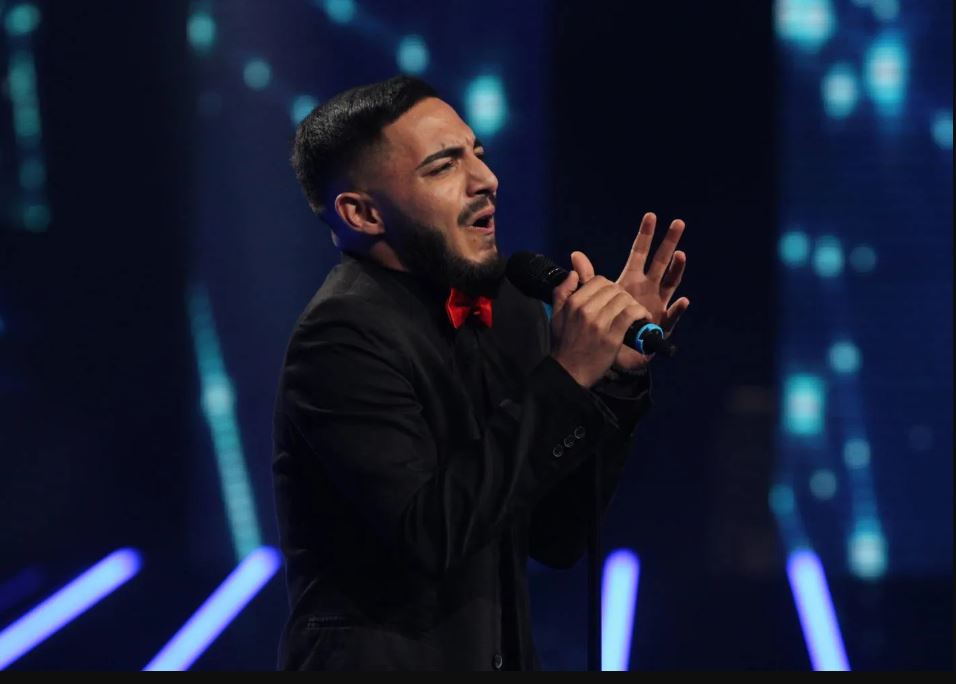 PAPARAZZO: Aleksandar Simić uhvaćen sa verenicom ispred Grandovog studija, evo kako se ponašaju VIDEO 7 aleksandar simic