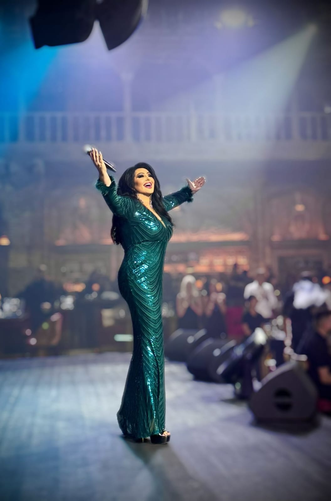 Dragana Mirković pokorila svetsku prestonicu luksuza, u koncertu uživao i srpski fudbaler VIDEO 6 image0