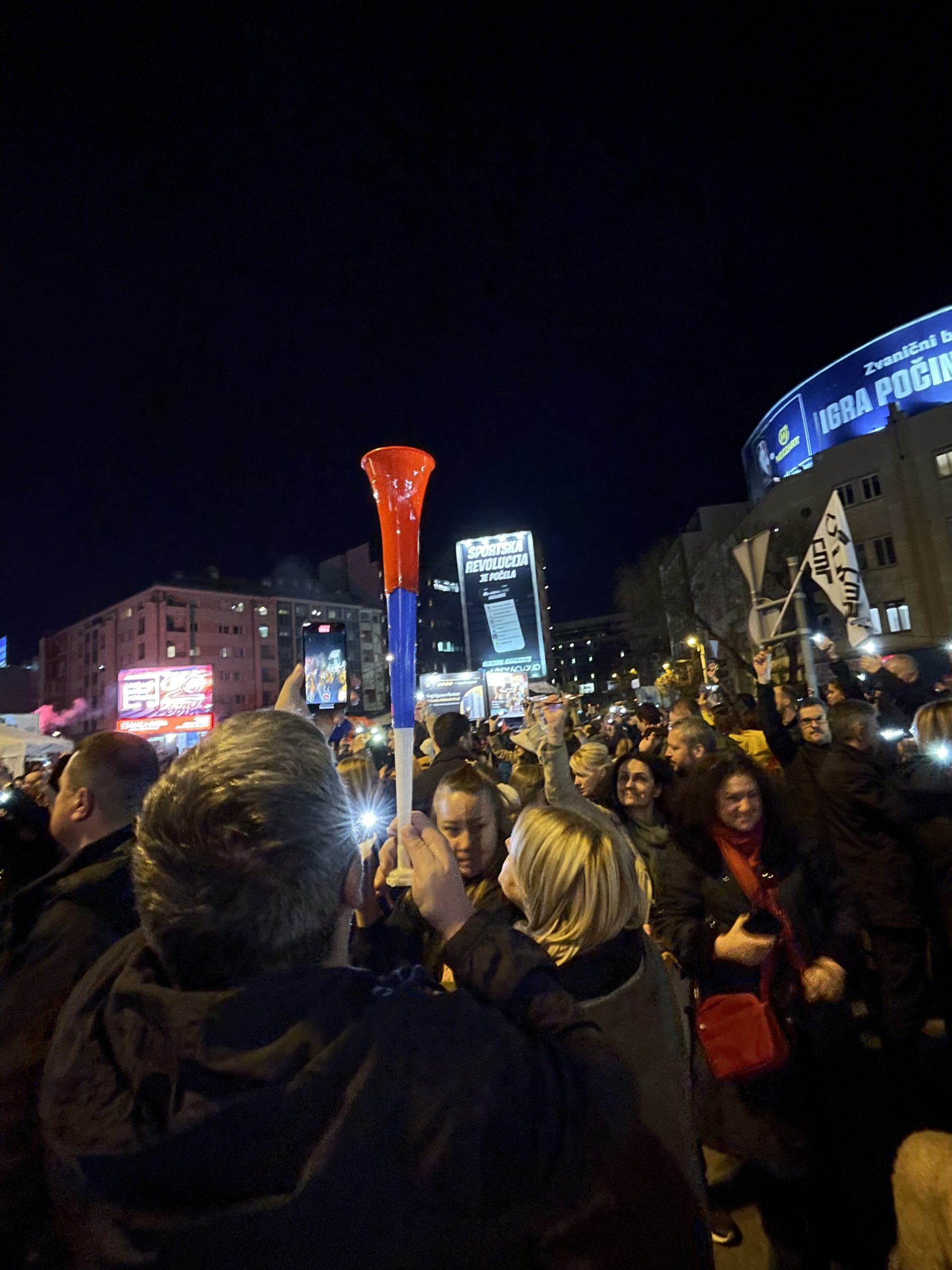 "Je l' to cela Srbija na Sretenje ide u Kragujevac?", pevač se oglasio pred veliki protest studenata (FOTO) 6 protest autokomanda foto Saska 3