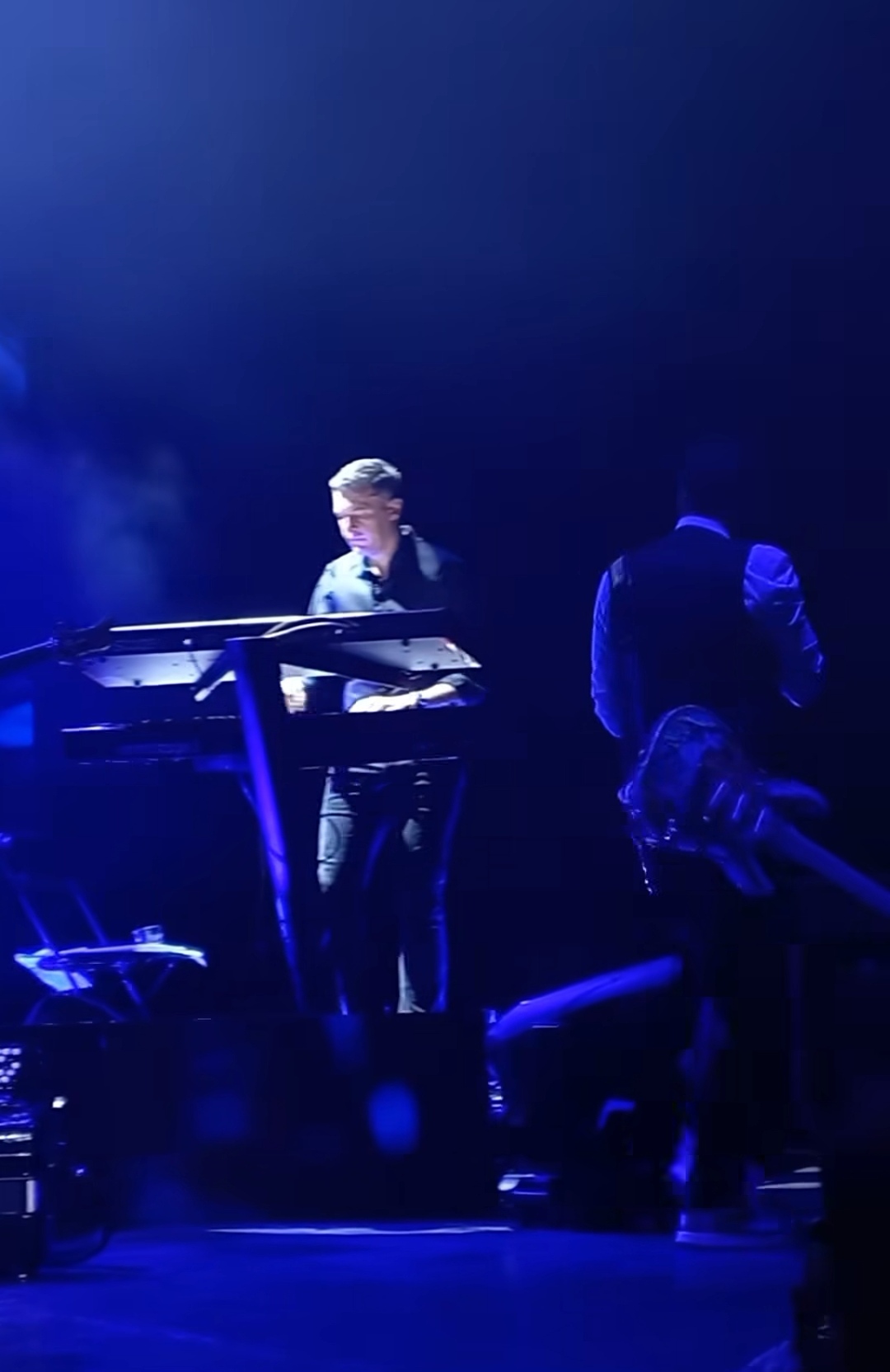 Šef orkestra "Nikad nije kasno" zapevao na Dženanovom koncertu, dobio zaslužene ovacije VIDEO 6 Joca Savic peva sa Dzenanom 2