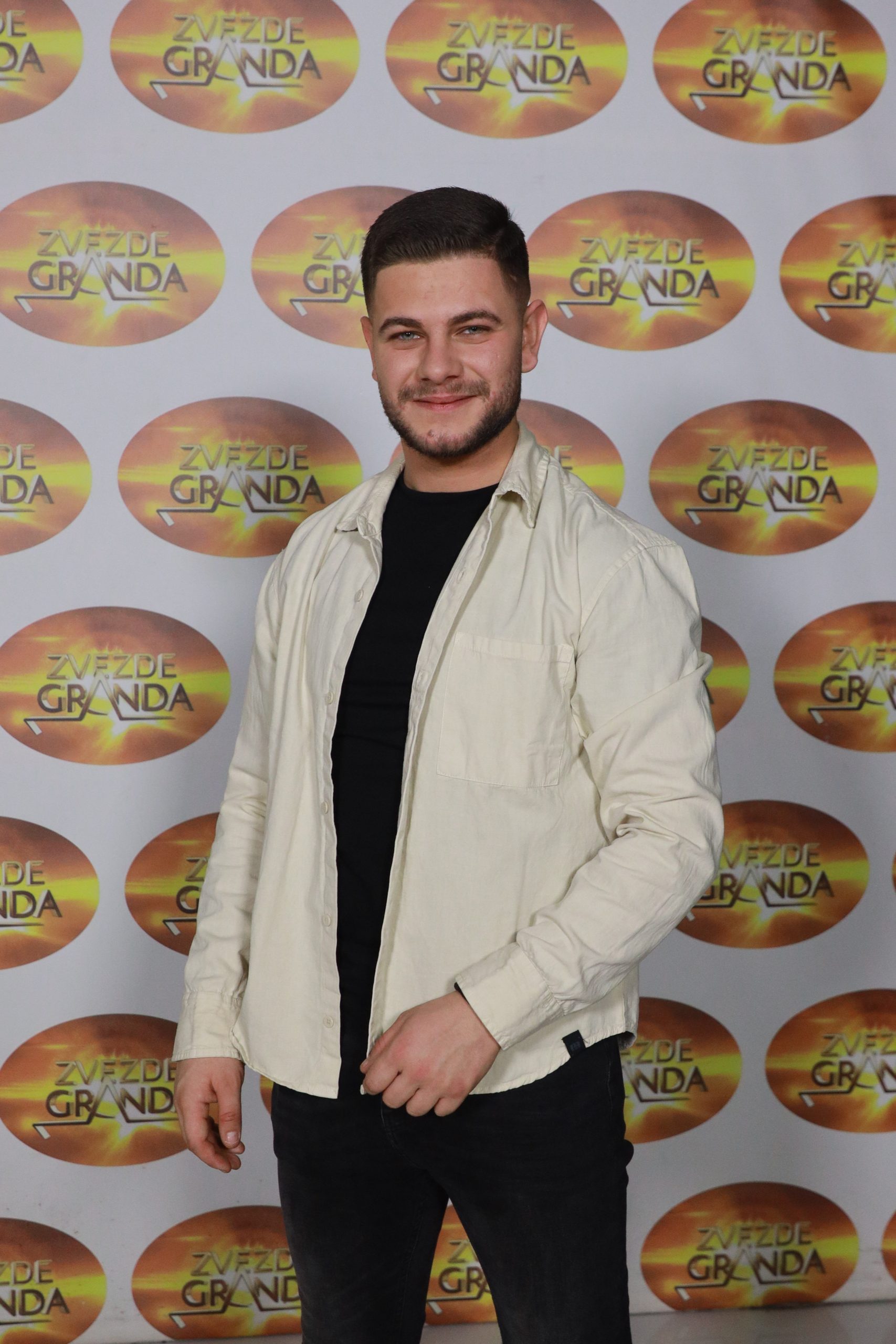 Takmičar pokušao da sakrije da je sin poznatog pevača: ''Tata se drži po strani, neće da se meša'' (VIDEO) 6 NIKOLA SIMEUNOVIC 22 GOD. STAPAR 10