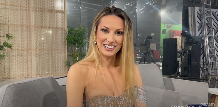 Saša Popović je napisao pesmu zvezdi "Granda", otpevala je sa velikom pevačkom legendom 7 RADA