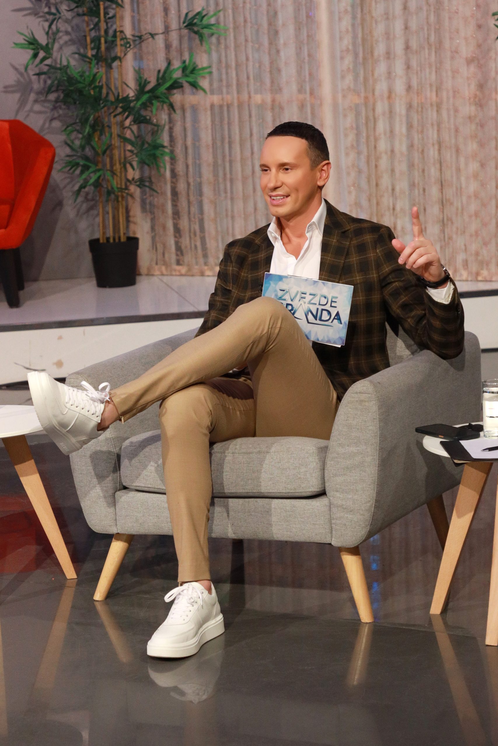 Pevačica kasnila u emisiju, voditelj otkrio: "Pala je i završila u Urgentnom" VIDEO 6 SINISA MEDIC ZGS SNIMANJE 12022025 FOTO MUNJA 19 ok