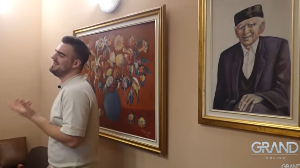 Stilski nameštaj i antikviteti iz celog sveta: Ovde živi ZVEZDA GRANDA kojoj su Marija Šerifović i Saša Popović promenili život (VIDEO) 13 Screenshot 2025 02 04 152116