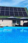 Solarni paneli, bazen u dvorištu, a u bašti organsko povrće: Pevačica rentira nesvakidašnju vilu 3 Snapinst.app 363764594 271435588931037 6735035975941061024 n 1080 e1739875315279