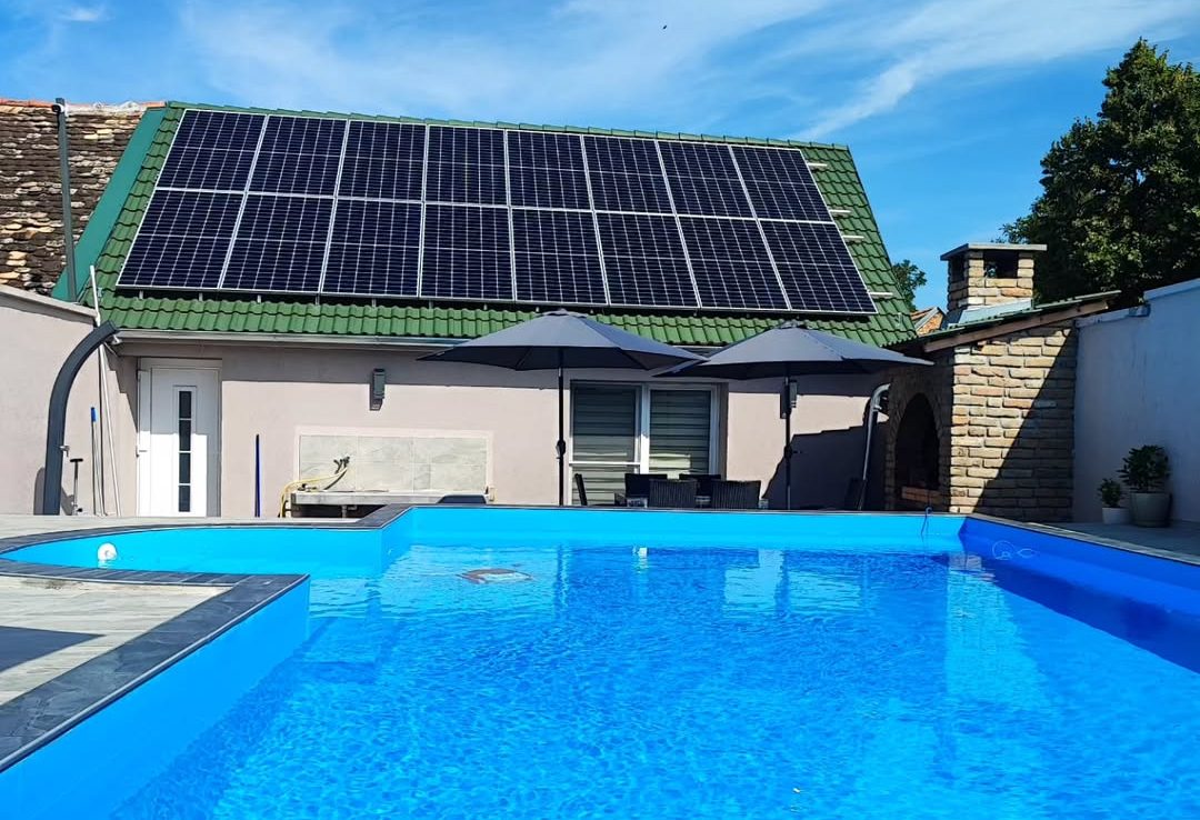 Solarni paneli, bazen u dvorištu, a u bašti organsko povrće: Pevačica rentira nesvakidašnju vilu 5 Snapinst.app 363764594 271435588931037 6735035975941061024 n 1080 e1739875315279