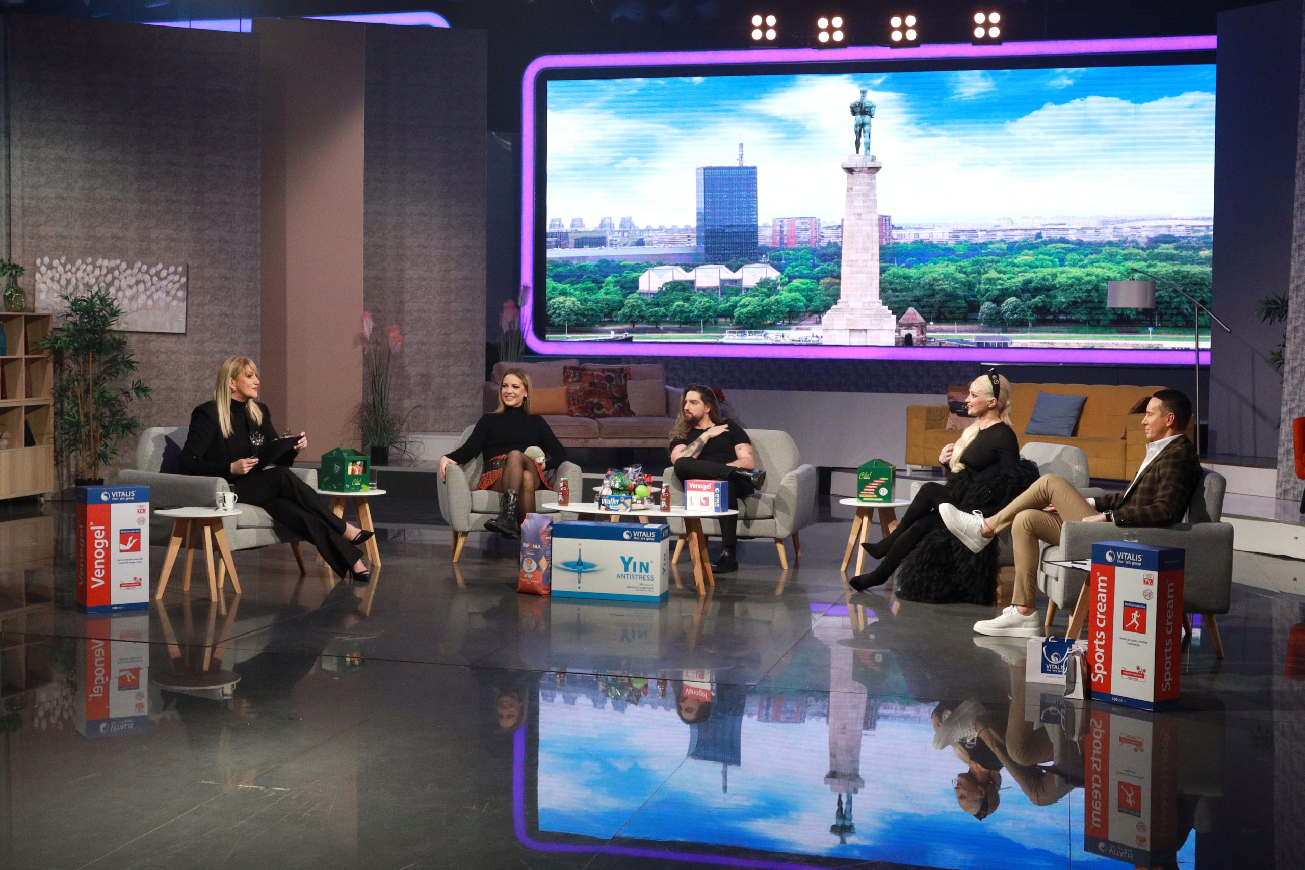 Pevačica kasnila u emisiju, voditelj otkrio: "Pala je i završila u Urgentnom" VIDEO 5 VODITELJI SA GOSTIMA ZGS SNIMANJE 12022025 FOTO MUNJA ok