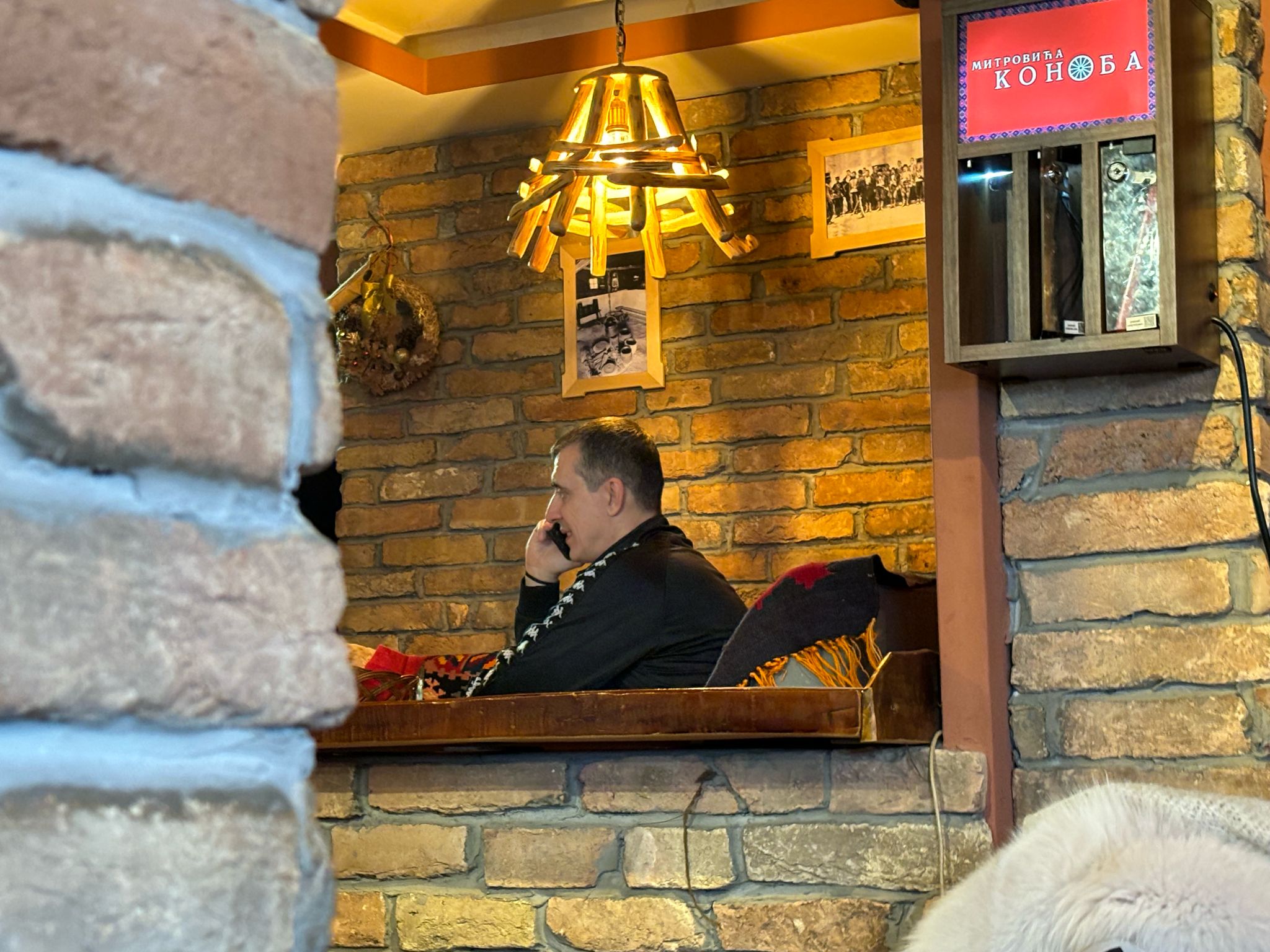 Grand paparaco: Evo šta radi popularni pevač na Zlatiboru kada misli da ga niko ne gleda (VIDEO) 6 WhatsApp Image 2025 02 15 at 15.40.27