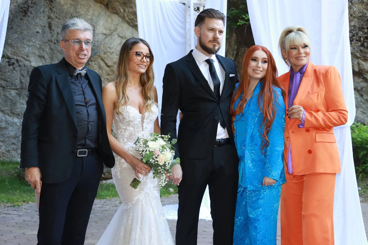 Ko je trudna snajka Saše Popovića? Izgleda kao milion dolara, godinama radi u Grandu, a završila je ozbiljan fakultet FOTO 5 sasa popovic sa decom