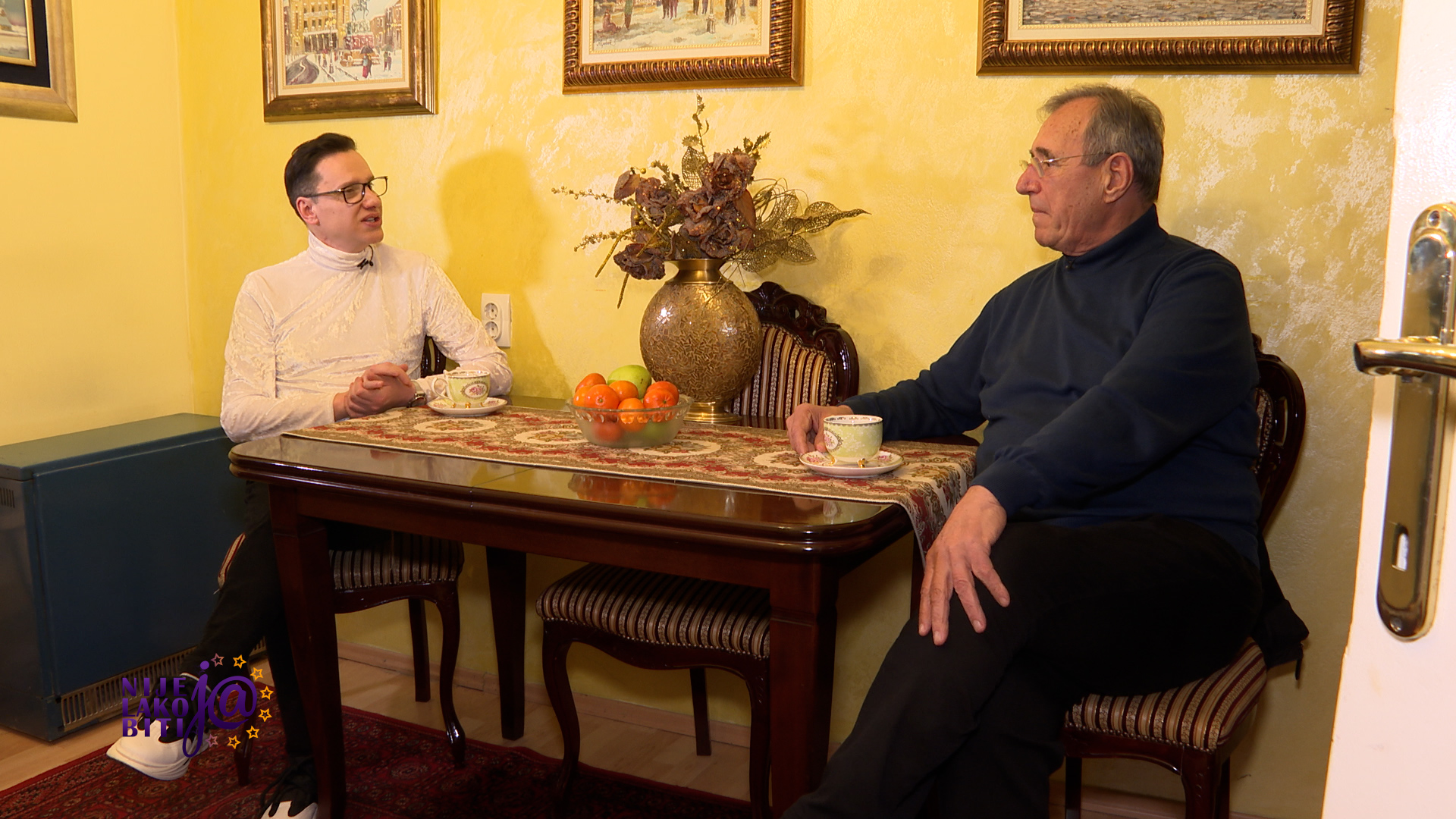 Čeda Marković pokazao gde živi: Umetničke fotografije i stilski nameštaj su samo deo luksuza (VIDEO) 6 Stan Čede Markovića