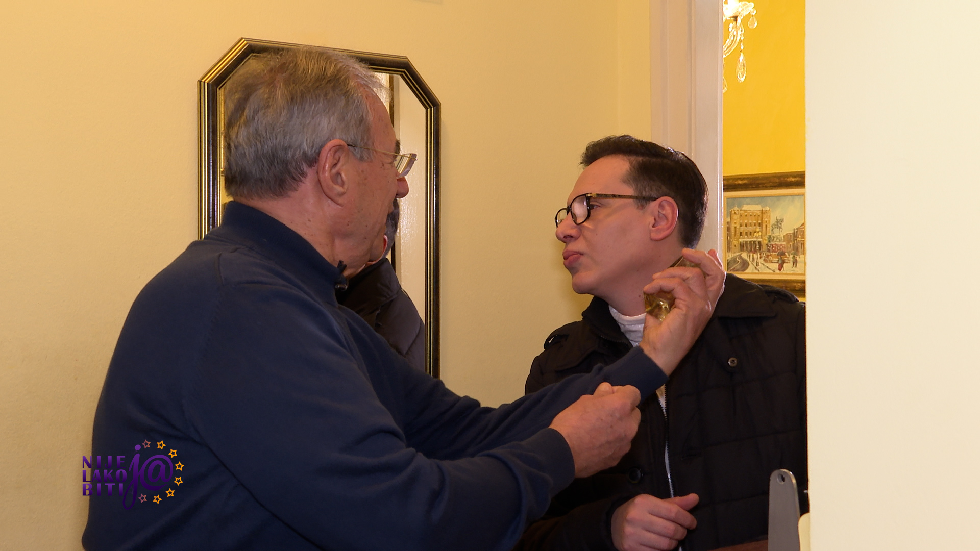 Čeda Marković pokazao gde živi: Umetničke fotografije i stilski nameštaj su samo deo luksuza (VIDEO) 7 Stan Čede Markovića