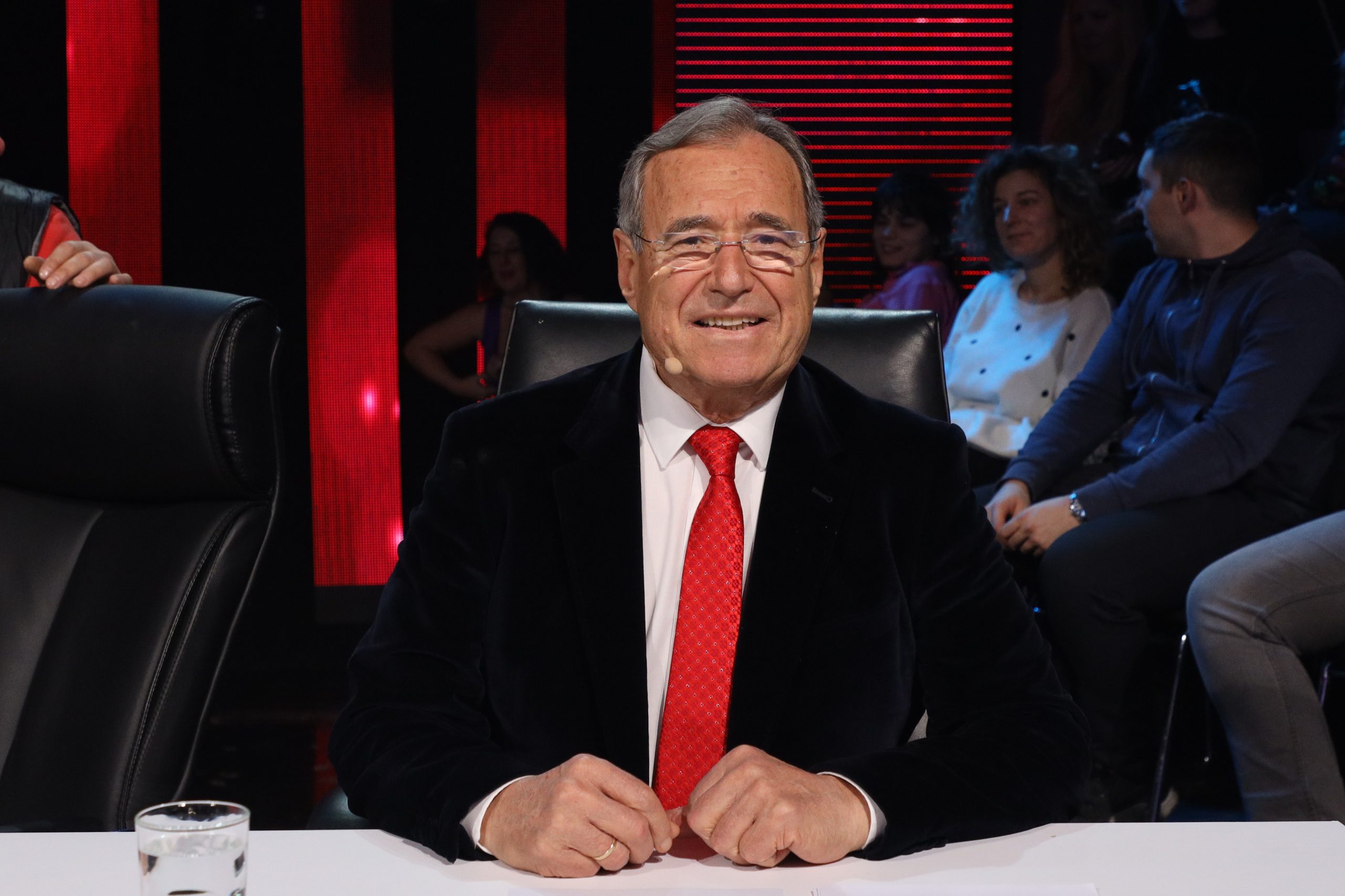 "Mladi to vrlo teško podnose" Čeda Marković priznao na koji način je uključen u "Zvezde Granda" VIDEO 7 CEDA MARKOVIC NNK SNIMANJE 13022025 FOTO MUNJA 16