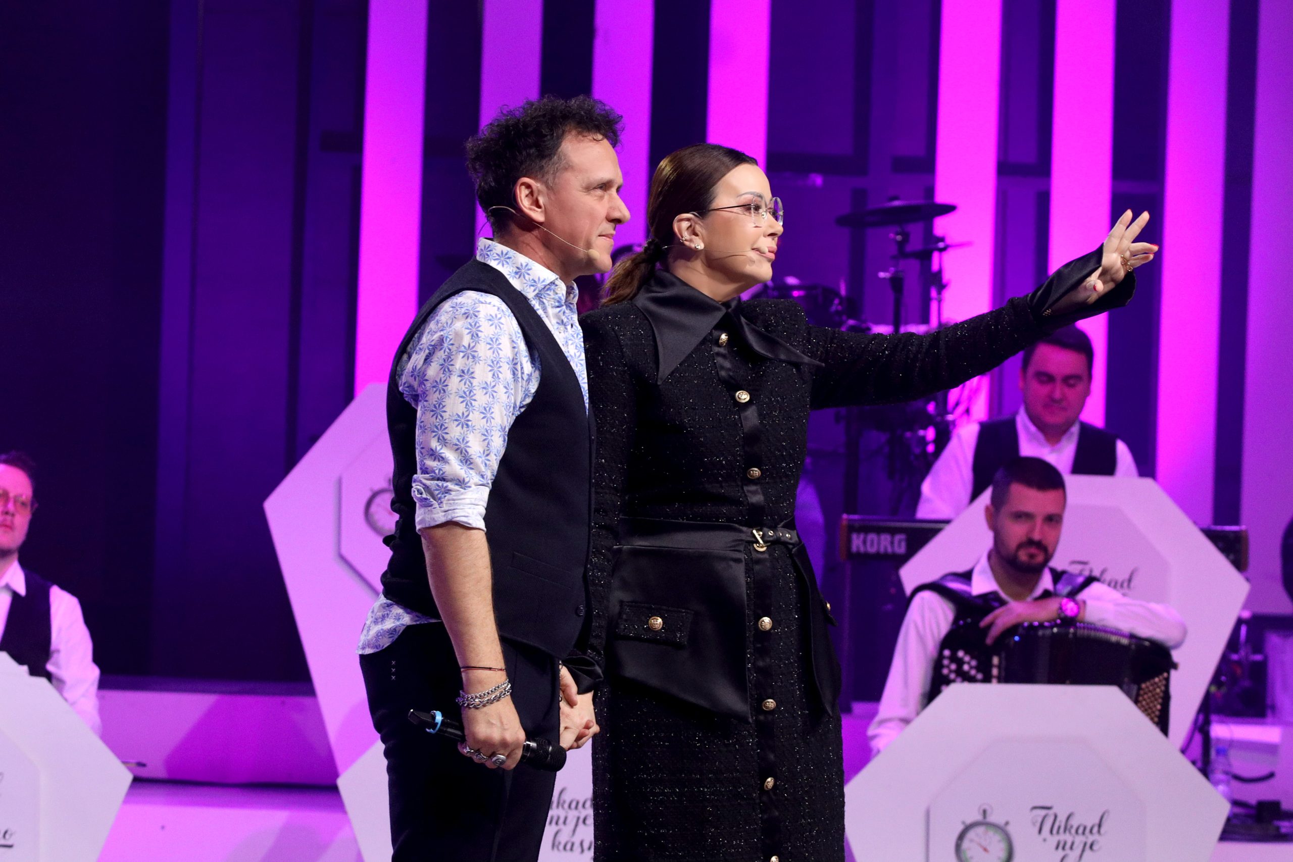 Dragana Katić otkrila da ovog pevača može da sluša 24 sata: "Ti si jedan od umetnika..." VIDEO 5 DZENAN LONCAREVIC I DRAGANA KATIC NNK SNIMANJE 27022025 FOTO MUNJAok
